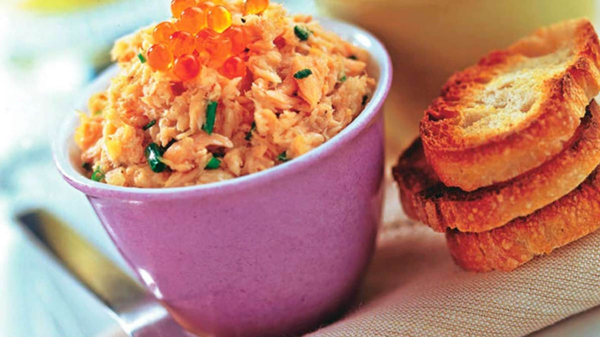 Tostitas de picadillo de trucha y sus huevas