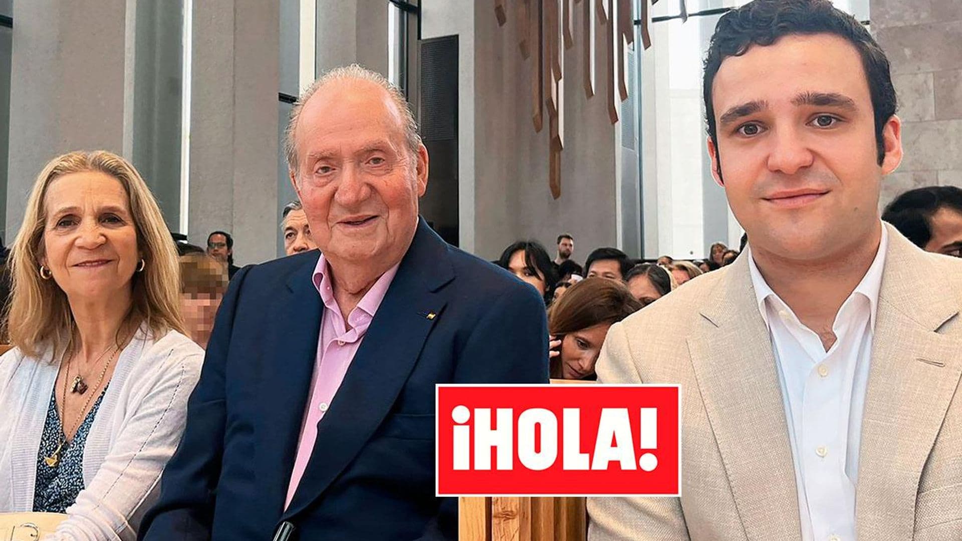 El reencuentro familiar del rey Juan Carlos en la misa de Pascua en Abu Dabi