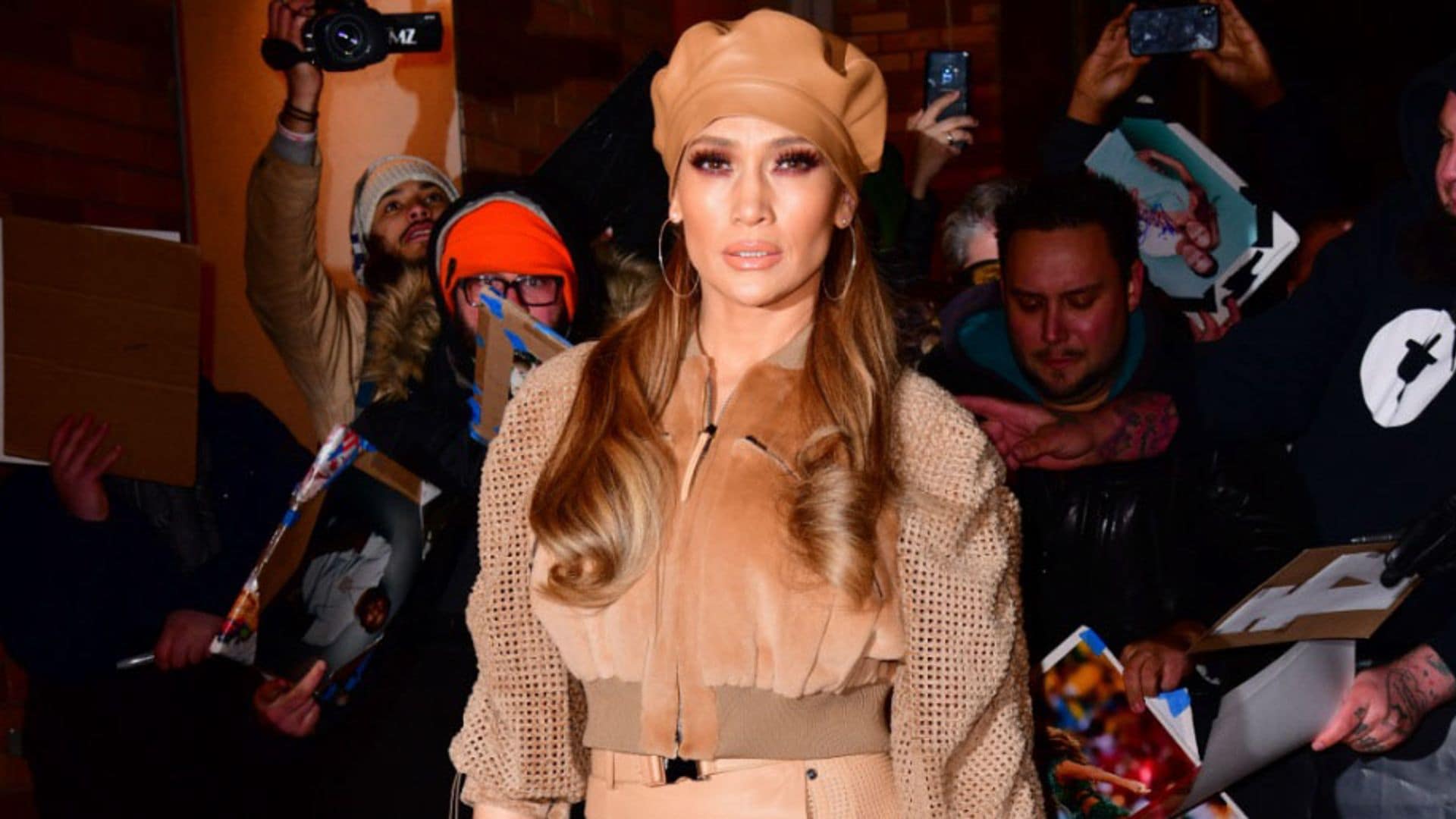 Jennifer Lopez y el fashion trend del invierno, el color camel