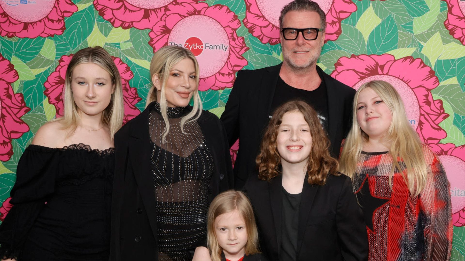 Tori Spelling reaparece en familia tras los rumores de crisis en su matrimonio y su paso por 'Mask Singer'