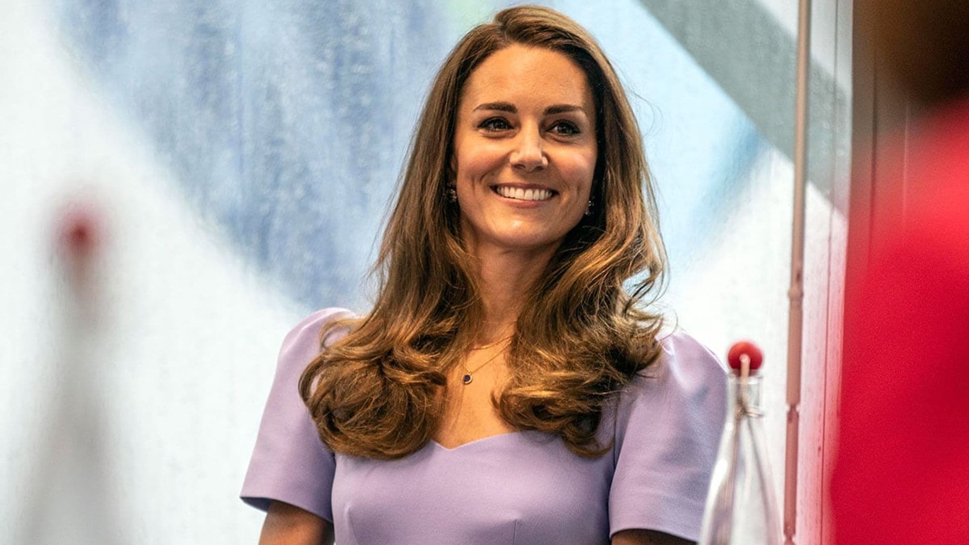 El look de mamá de Kate en su salida por helados con George y Charlotte