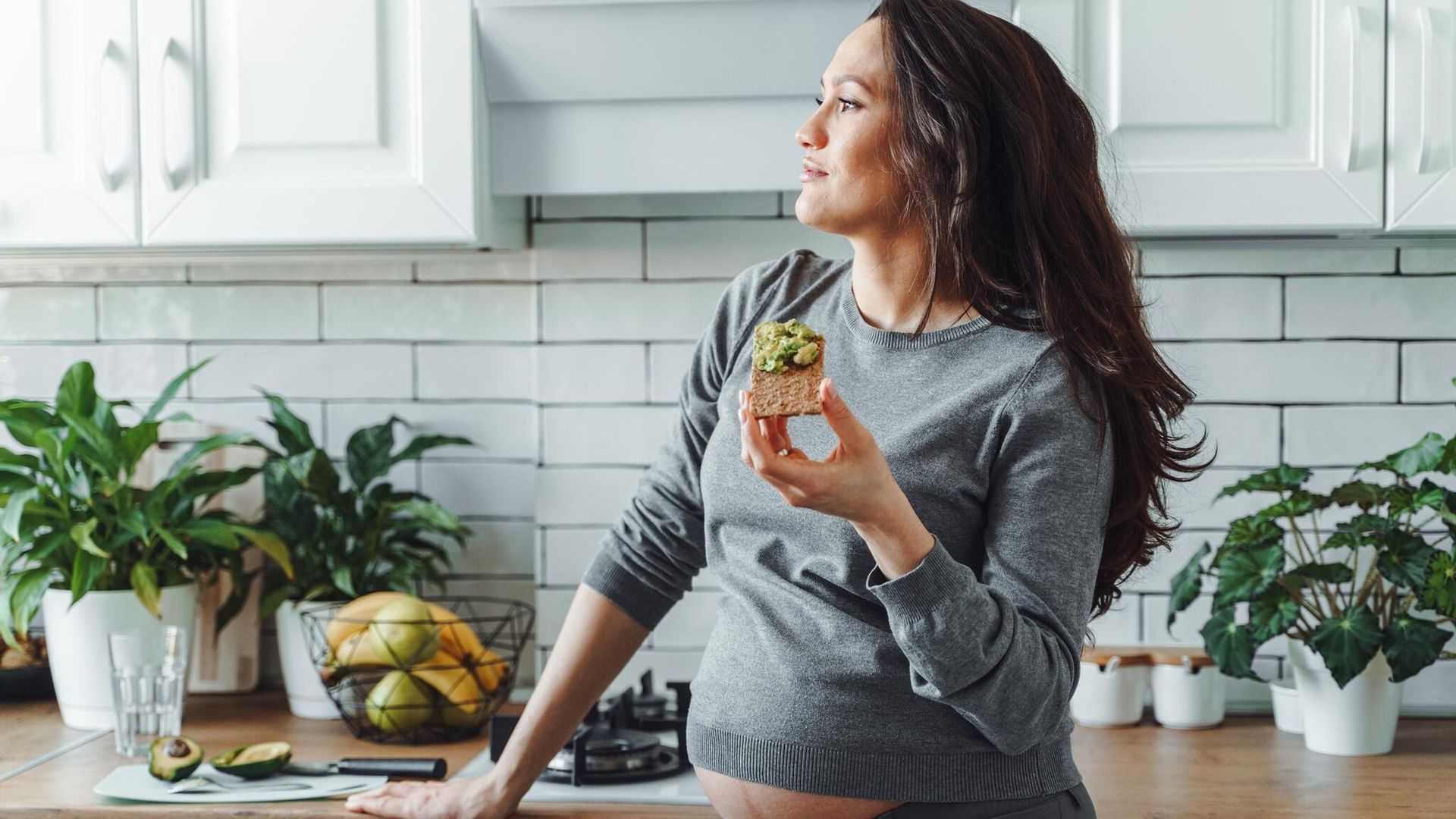 Fuera mitos: en el embarazo NO hay que ‘comer por dos’