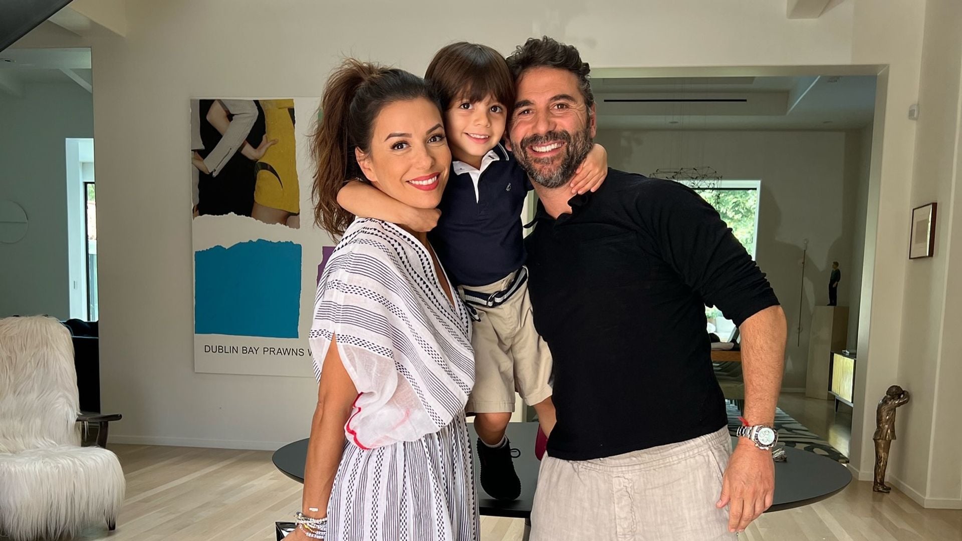 Eva Longoria y Pepe Bastón con su hijo Santiago