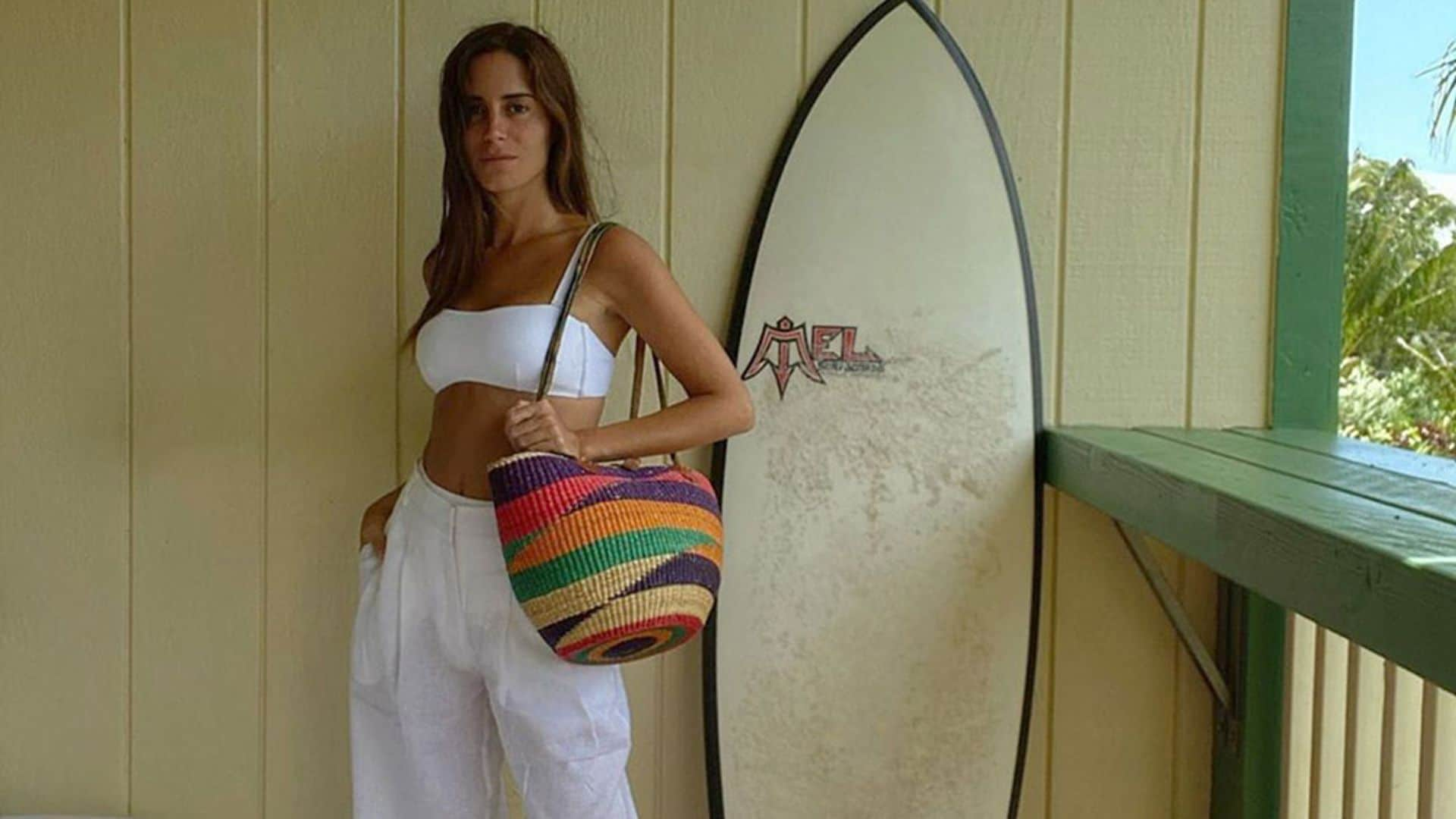 Los 10 bolsos y capazos de colores que mejor funcionan en verano (para la playa o la ciudad)