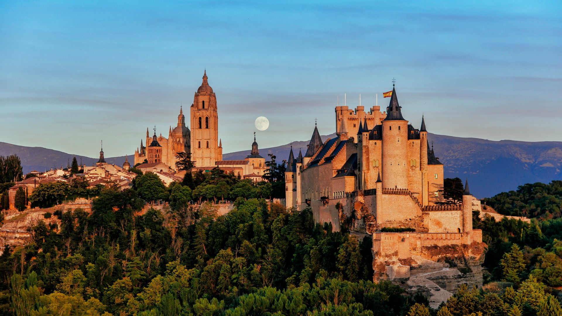 El castillo de 'Blancanieves' de Disney existe (y está en Segovia)