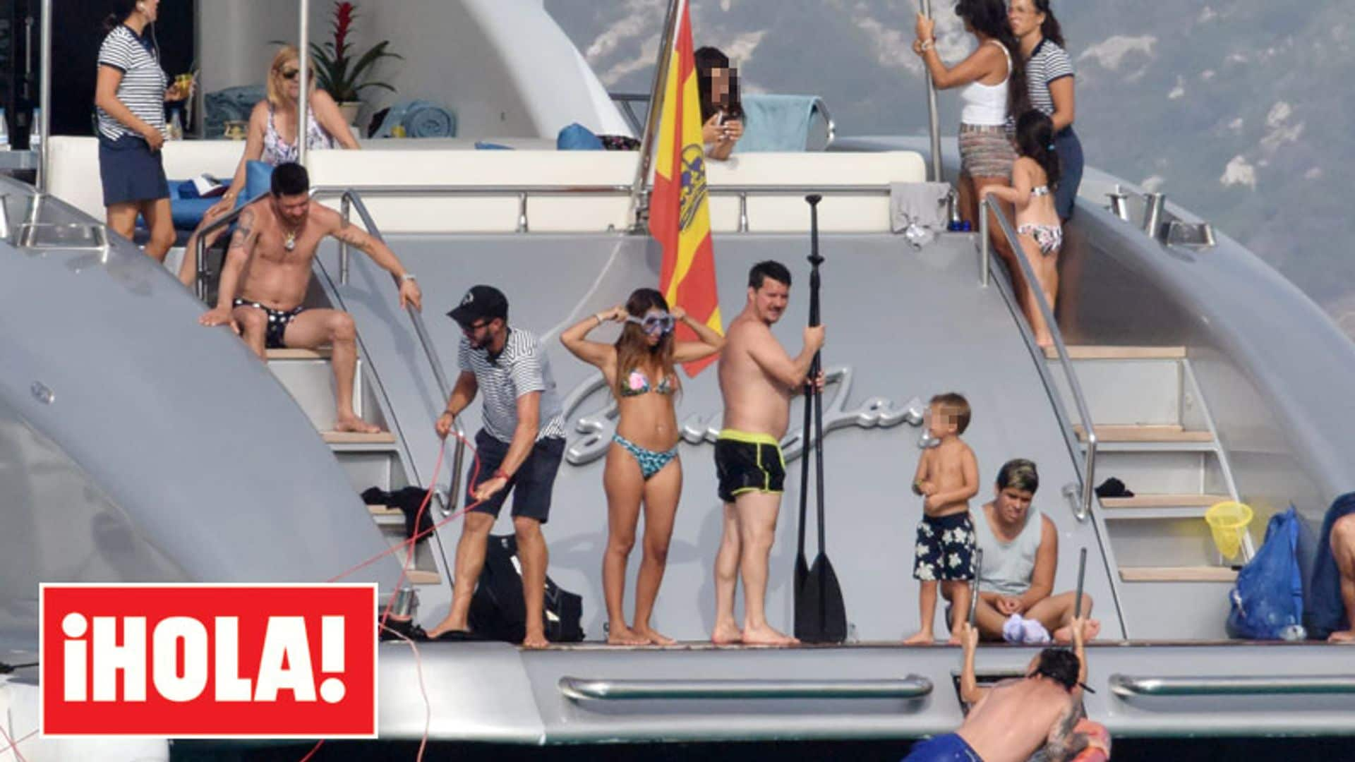 EXCLUSIVA: Daniella Semaan, con la familia Messi en Ibiza antes de celebrar la fiesta de su boda con Cesc Fábregas