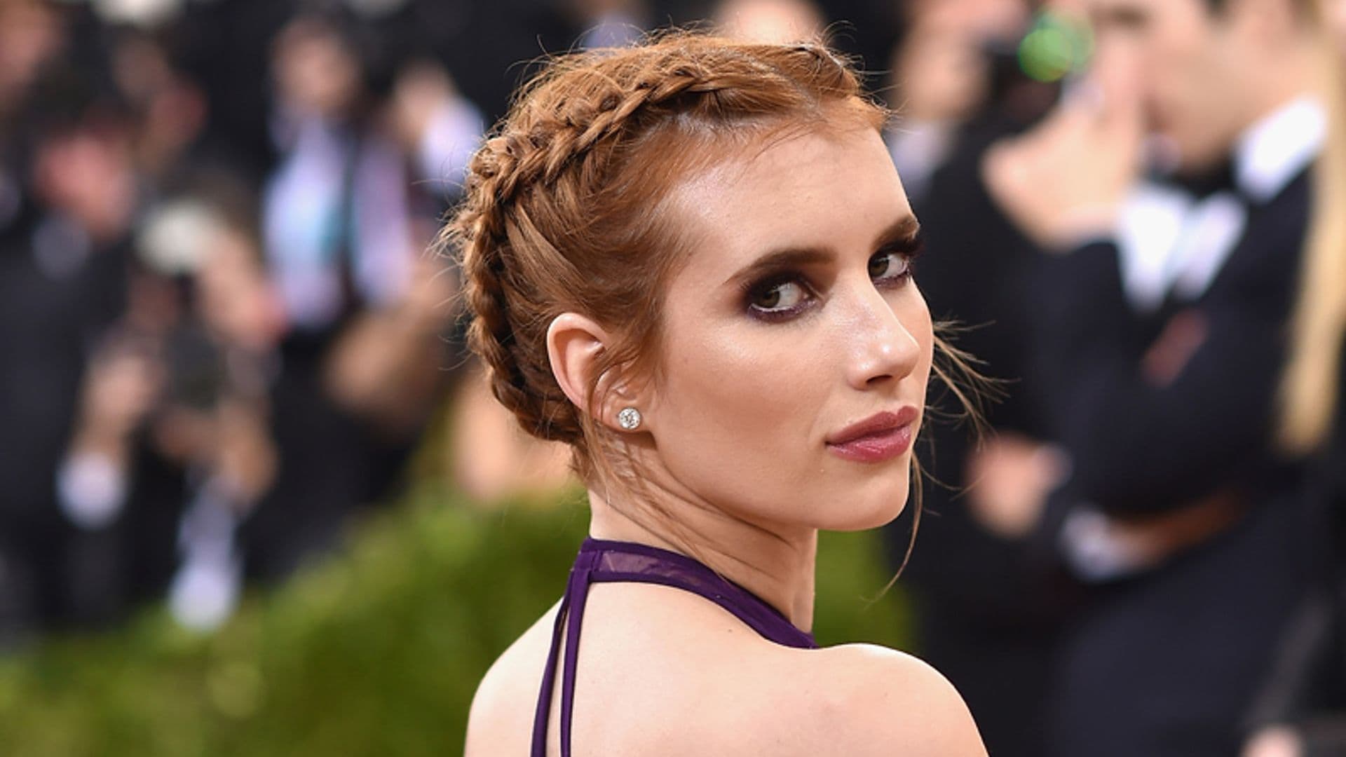 ¡No sin mi peinado! Tres 'looks' con trenzas de Emma Roberts para mujeres exigentes