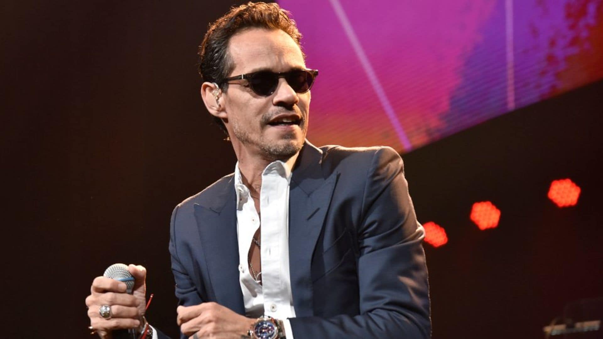 Marc Anthony derrocha sensualidad en su nuevo videoclip 'Parecen Viernes'