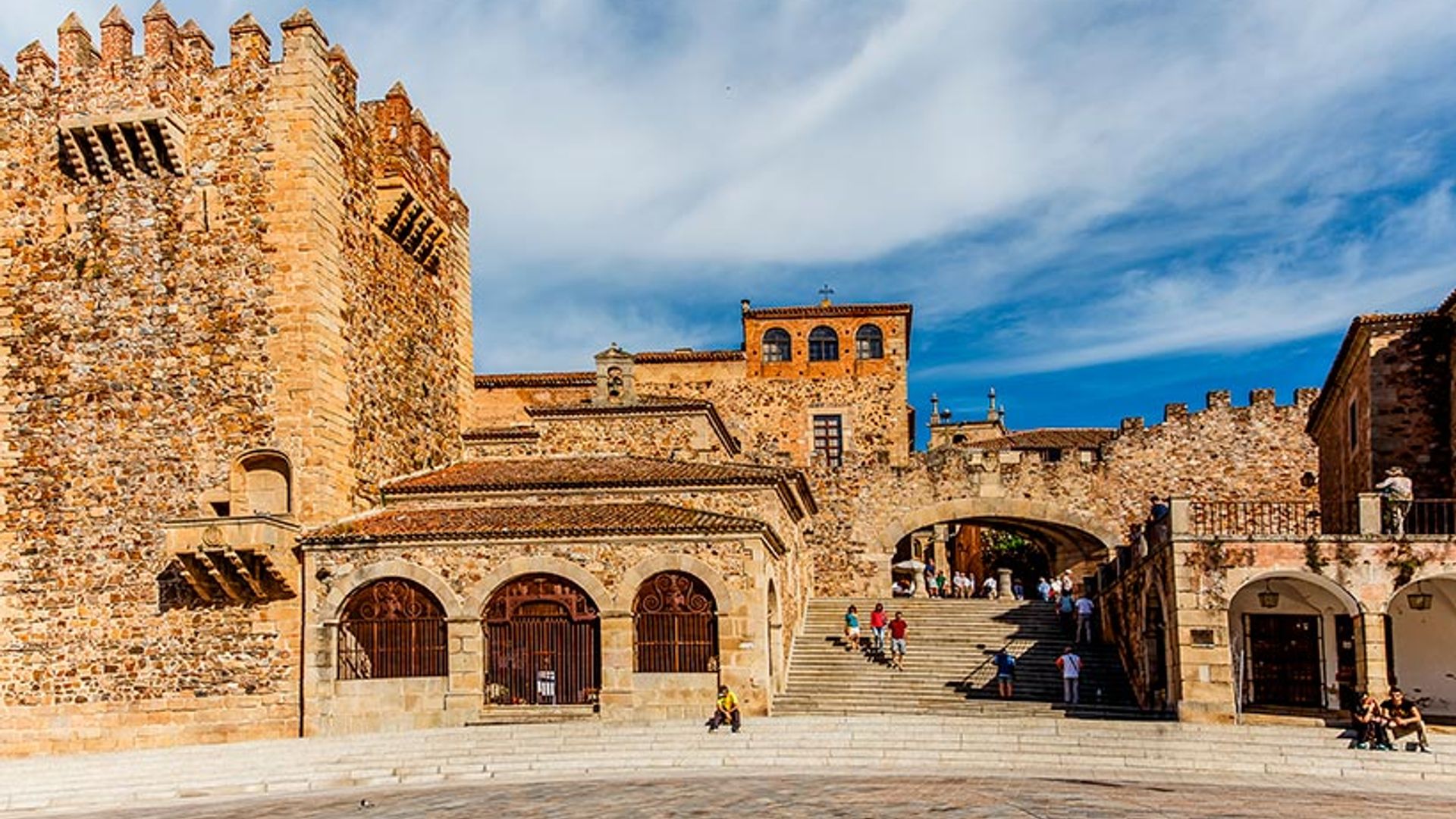 Cáceres, la ciudad bimilenaria, en 10 imprescindibles (alguno muy moderno)