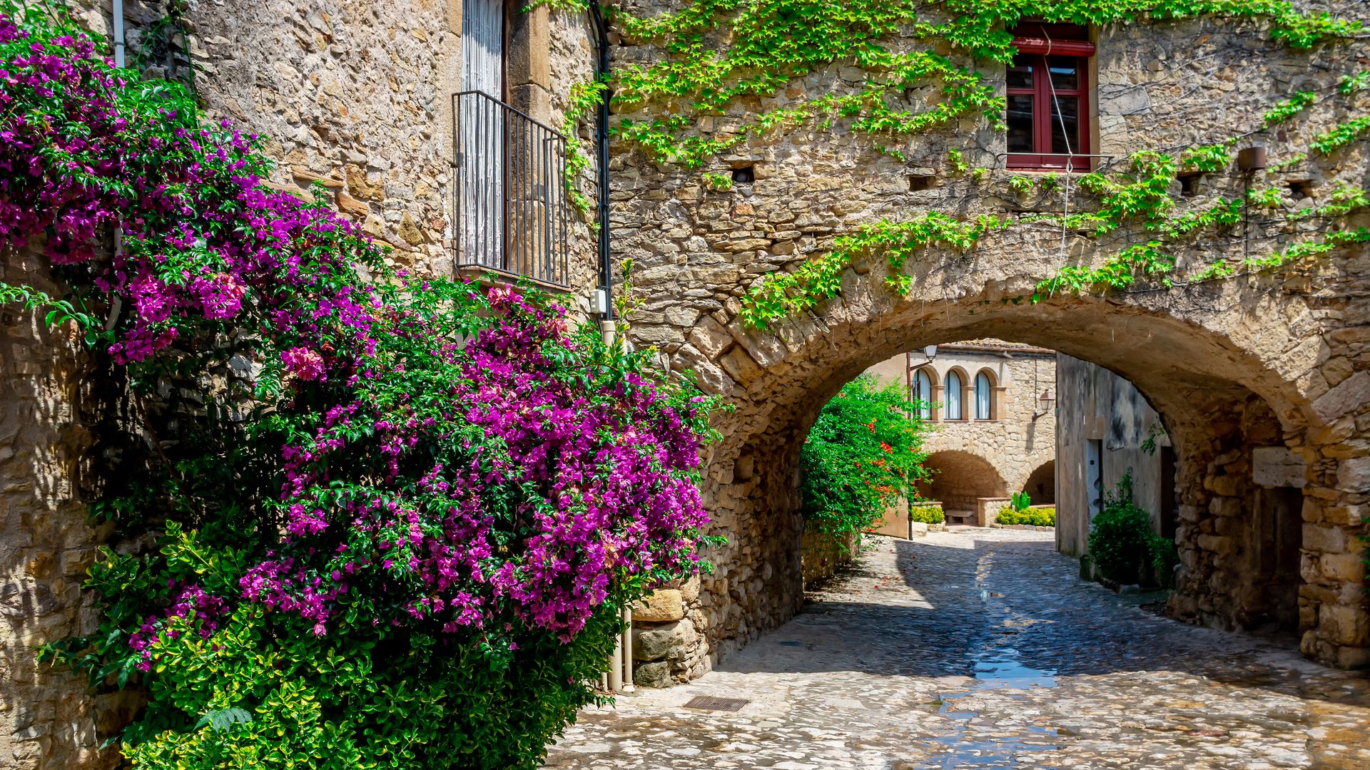 El pueblo medieval más bonito de la Toscana catalana que tiene un castillo inexpugnable