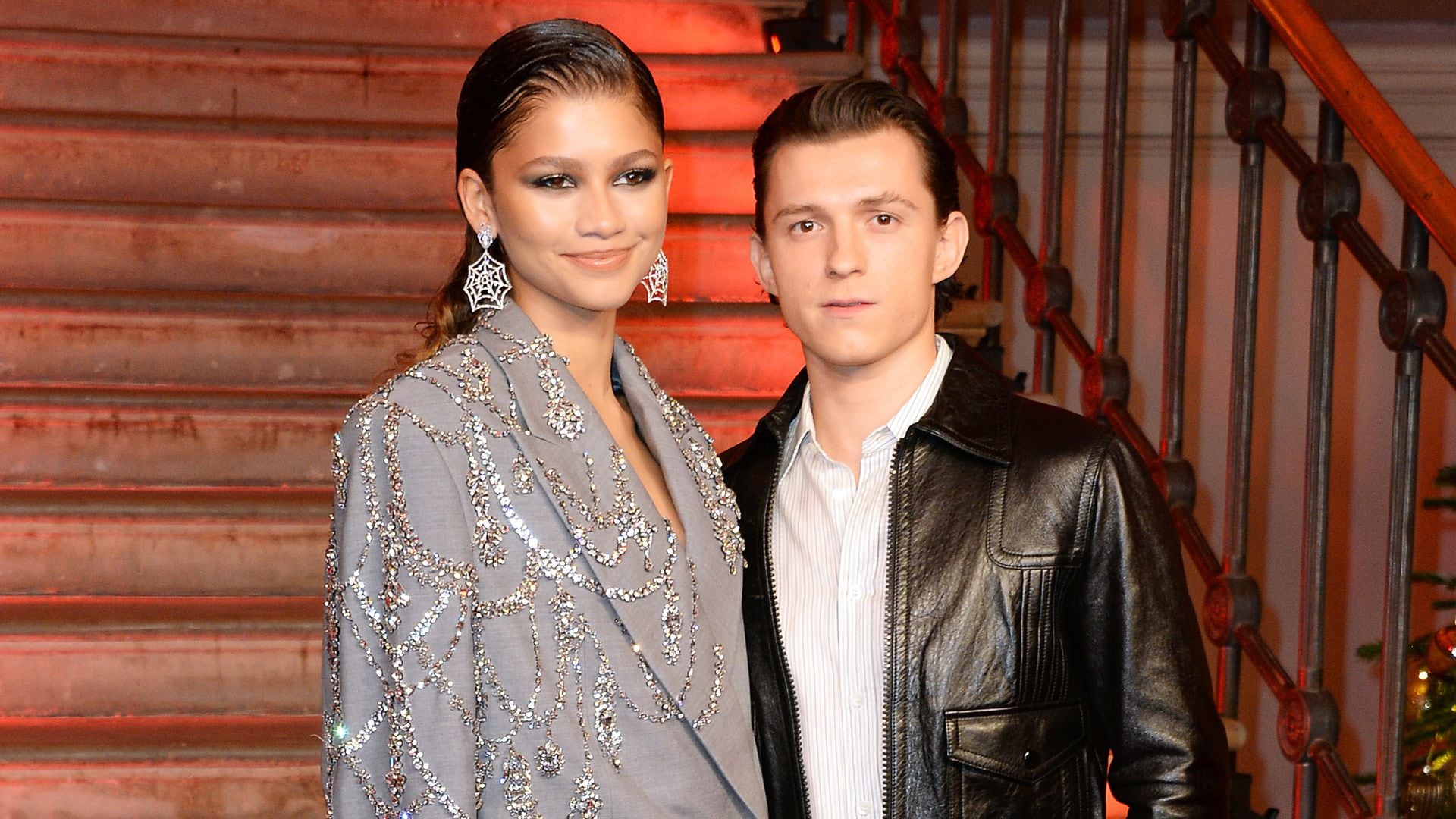 Zendaya y Tom Holland salen de compras navideñas junto a su perrito