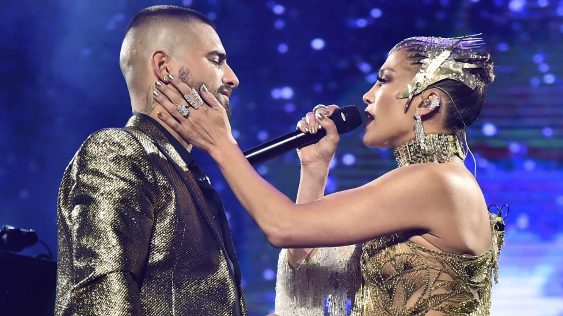 Jennifer Lopez sorprende al compartir el escenario con Maluma en Nueva York