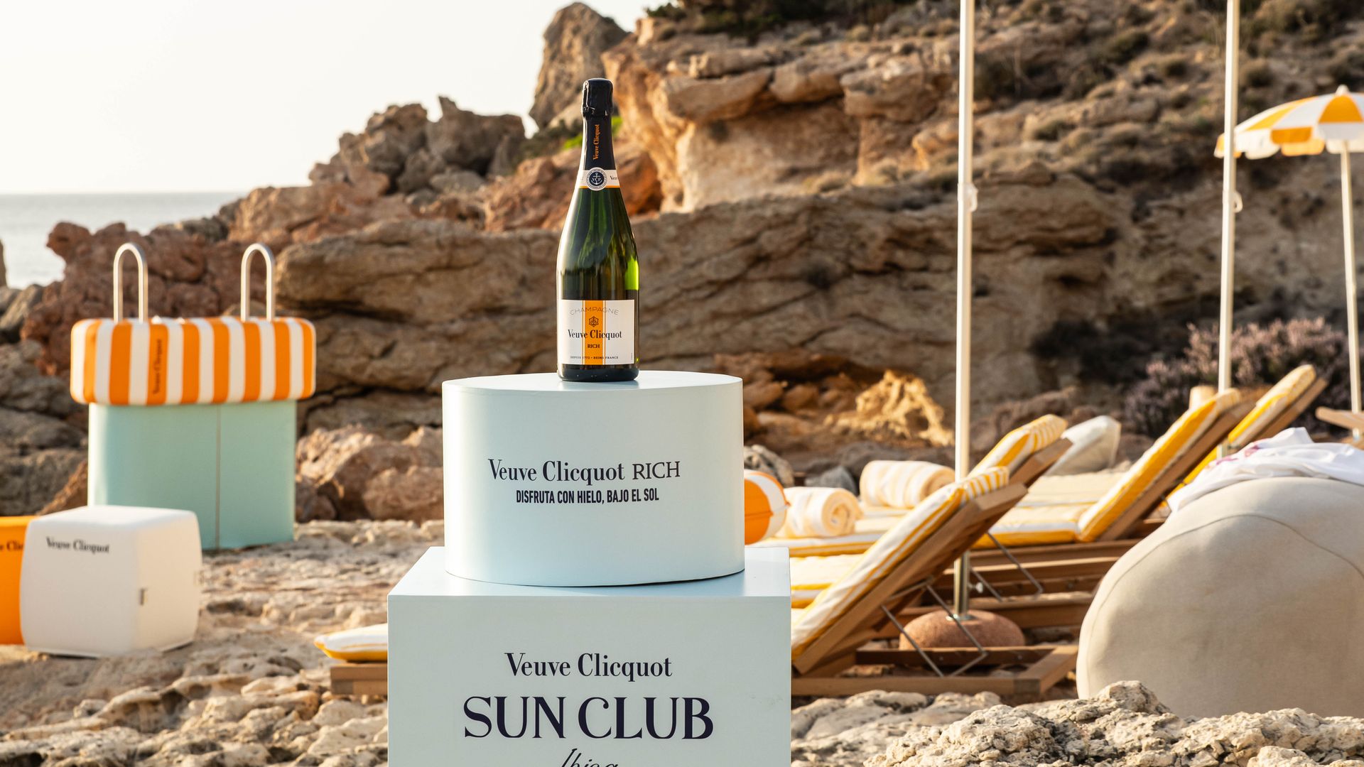 Visita el Sun Club de Veuve Clicquot en Ibiza