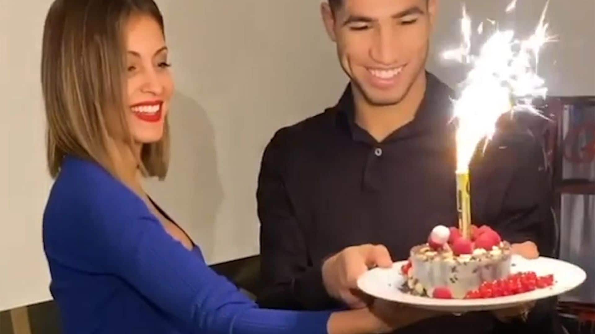 Presumiendo de embarazo: Hiba Abouk celebra el cumpleaños de Achraf Hakimi entre besos y tarta