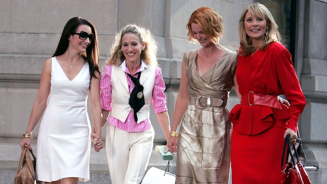 NEW YORK - SEPTEMBER 21:  Actresses Kristin Davis, Sarah Jessica Parker, Cynthia Nixon and Kim Cattrall on the set of "Sex In The City: The Movie" in New York City on September 21, 2007.  (Photo by James Devaney/WireImage)