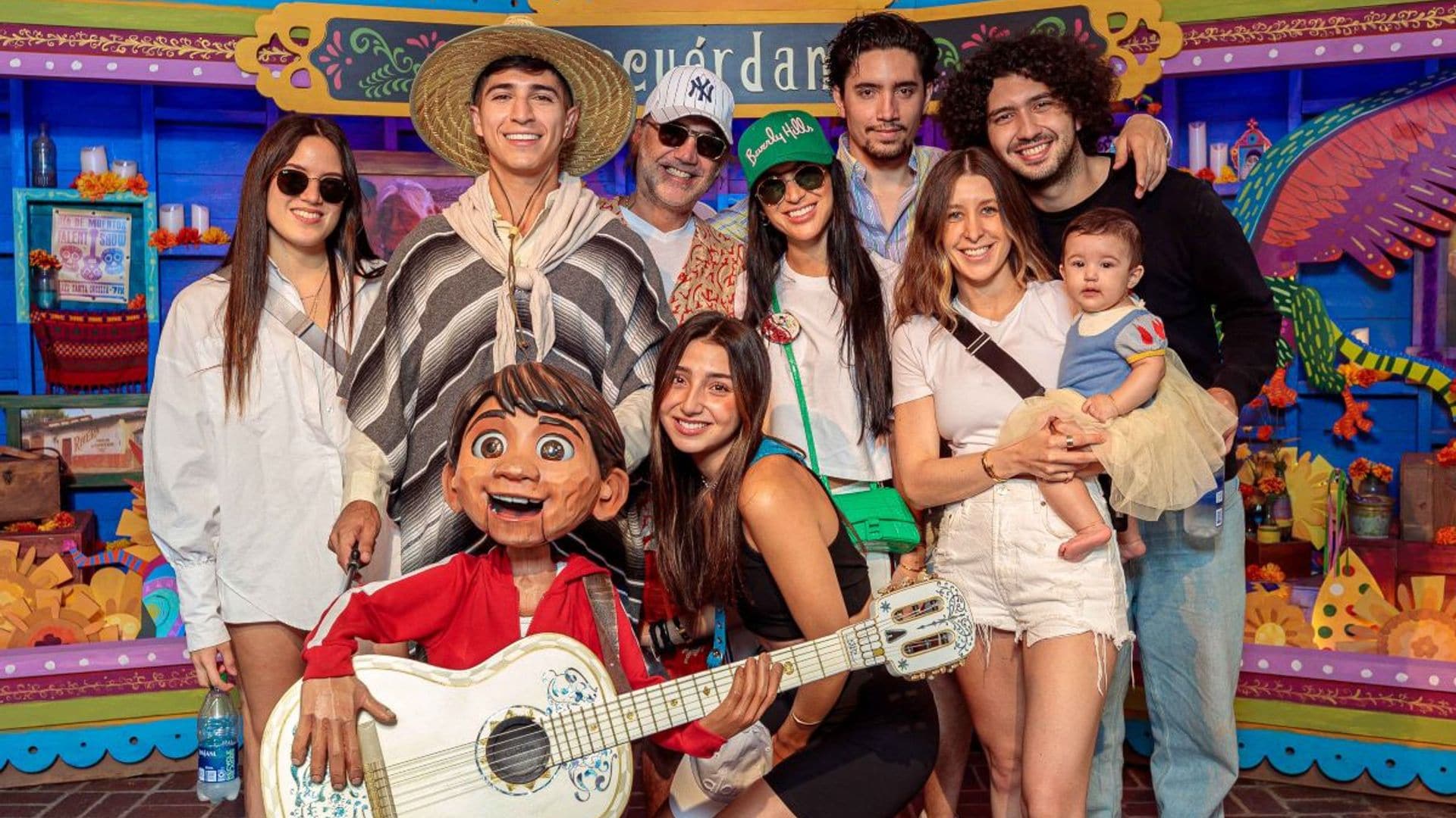 Tras su éxito en Las Vegas, Alejandro Fernández celebró en familia en el lugar más feliz del mundo