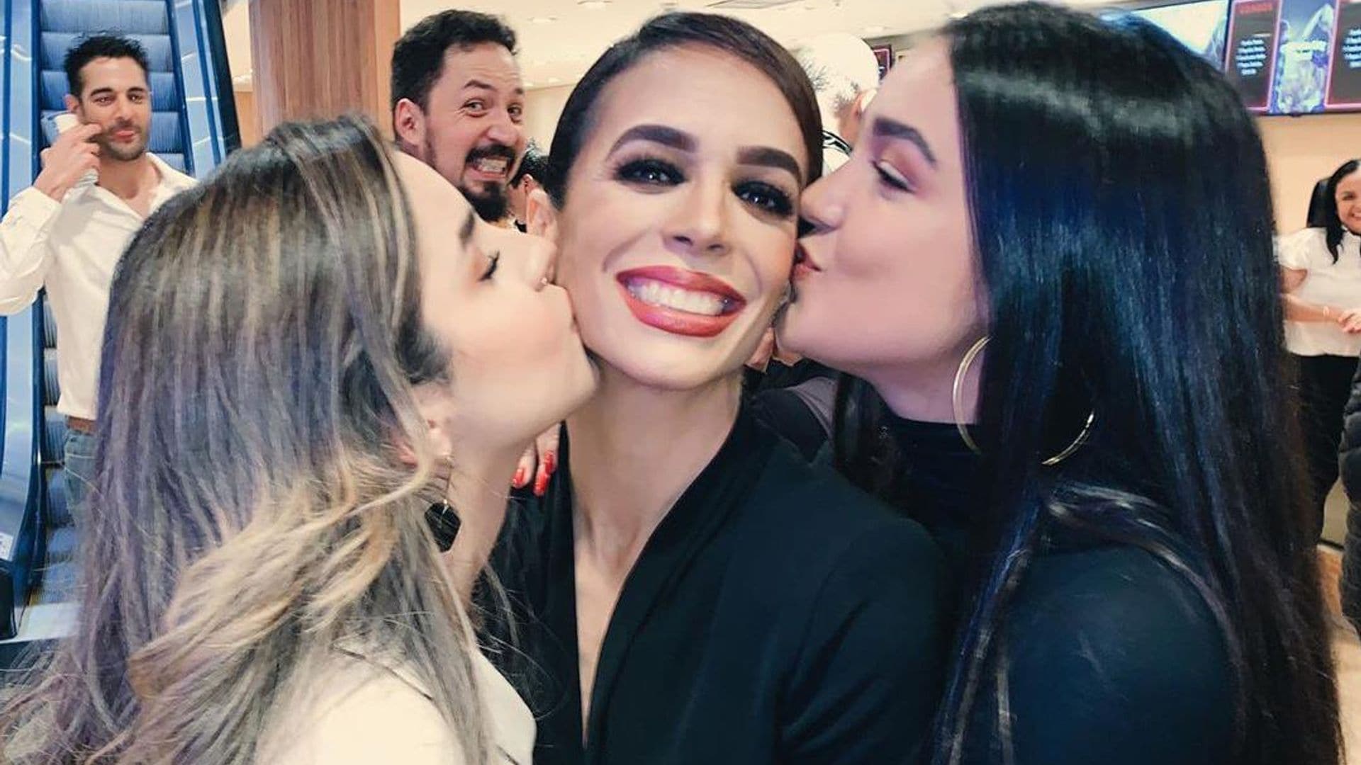 Ale y Pau, las hijas de Biby Gaytán, celebran los 50 de mamá con fotos inéditas