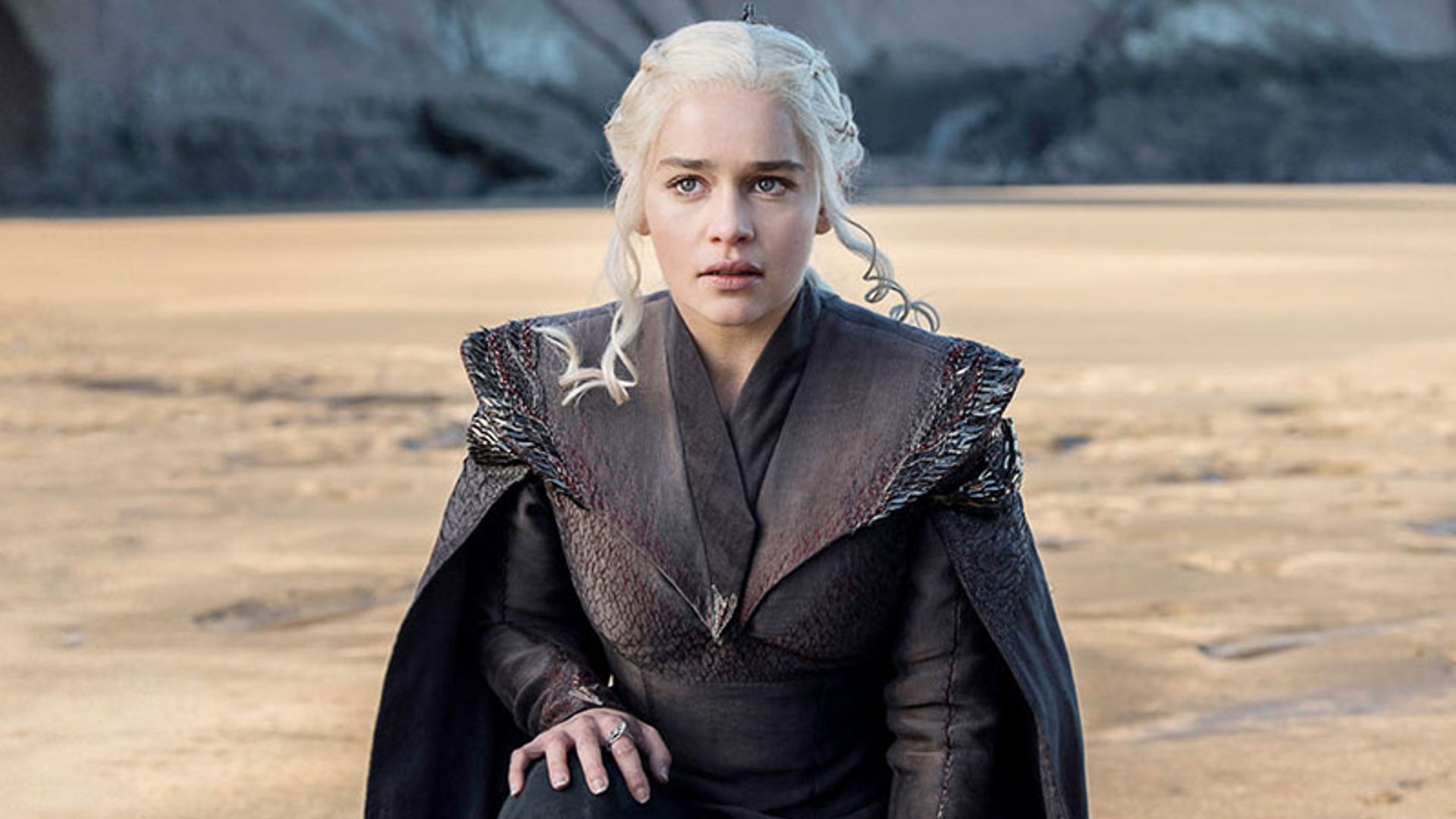 Emilia Clarke, más Daenerys Targaryen que nunca en el backstage de ‘Juego de Tronos’