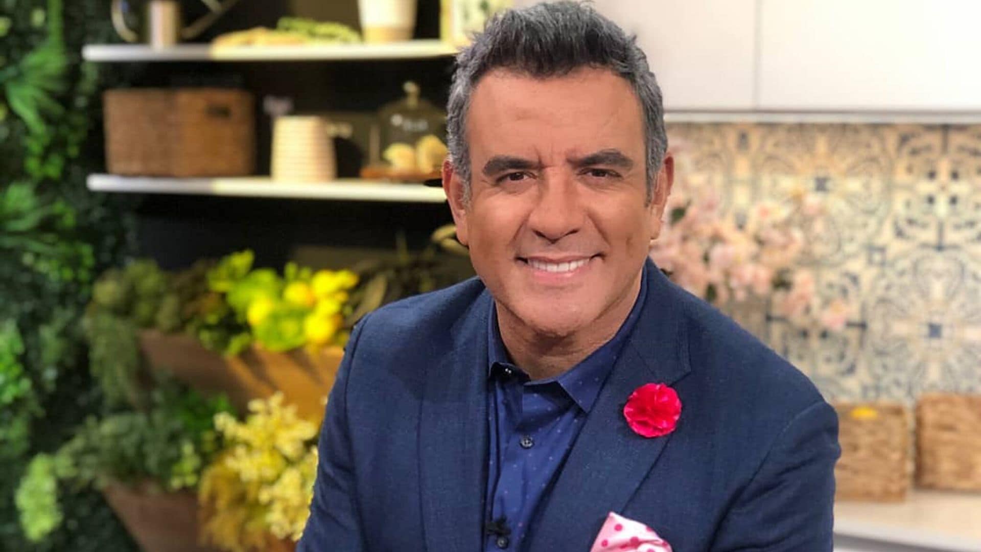 Héctor Sandarti regresa a Telemundo con un reality show estilo ‘Big Brother’