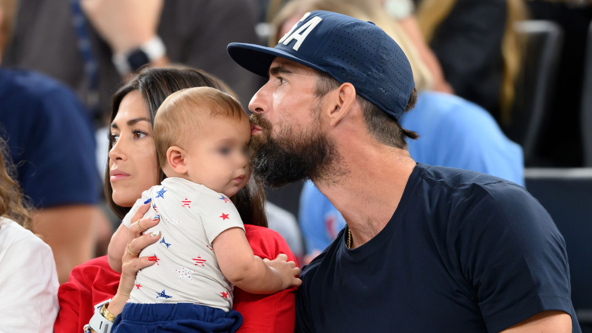 La pasión por los JJ. OO. se transmite de padres a hijos: de Michael Phelps con su bebé a la euforia de Natalie Portman con su niña