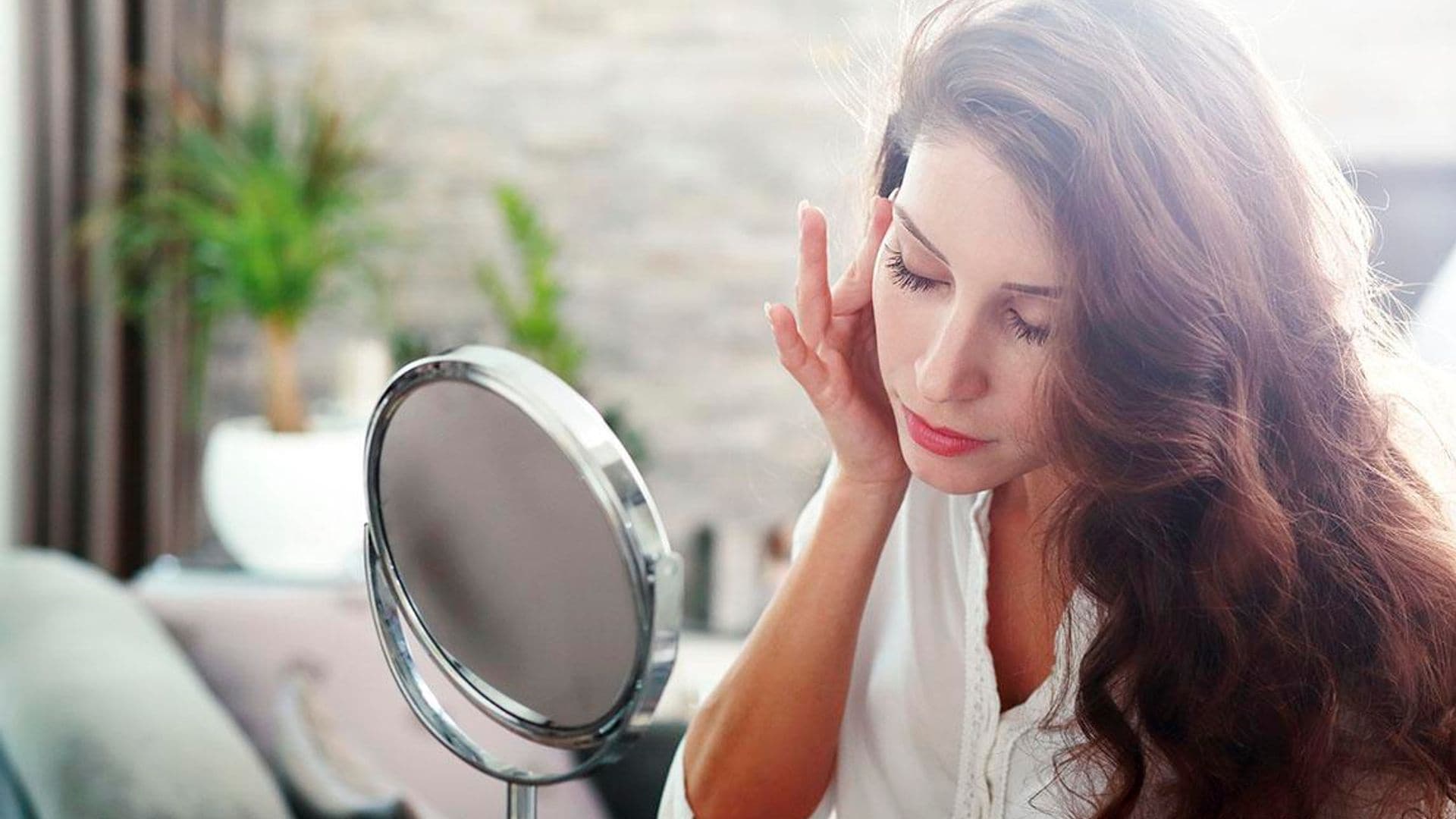 Las mejores opciones de maquillaje si tu piel tiende al acné