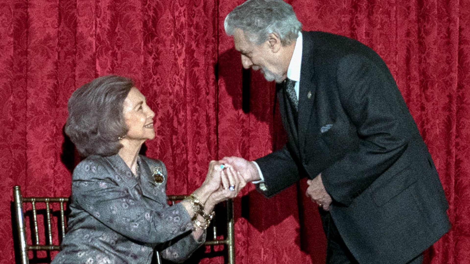 La reina Sofía viaja hasta Nueva York para entregar un premio a su 'buen amigo' Plácido Domingo