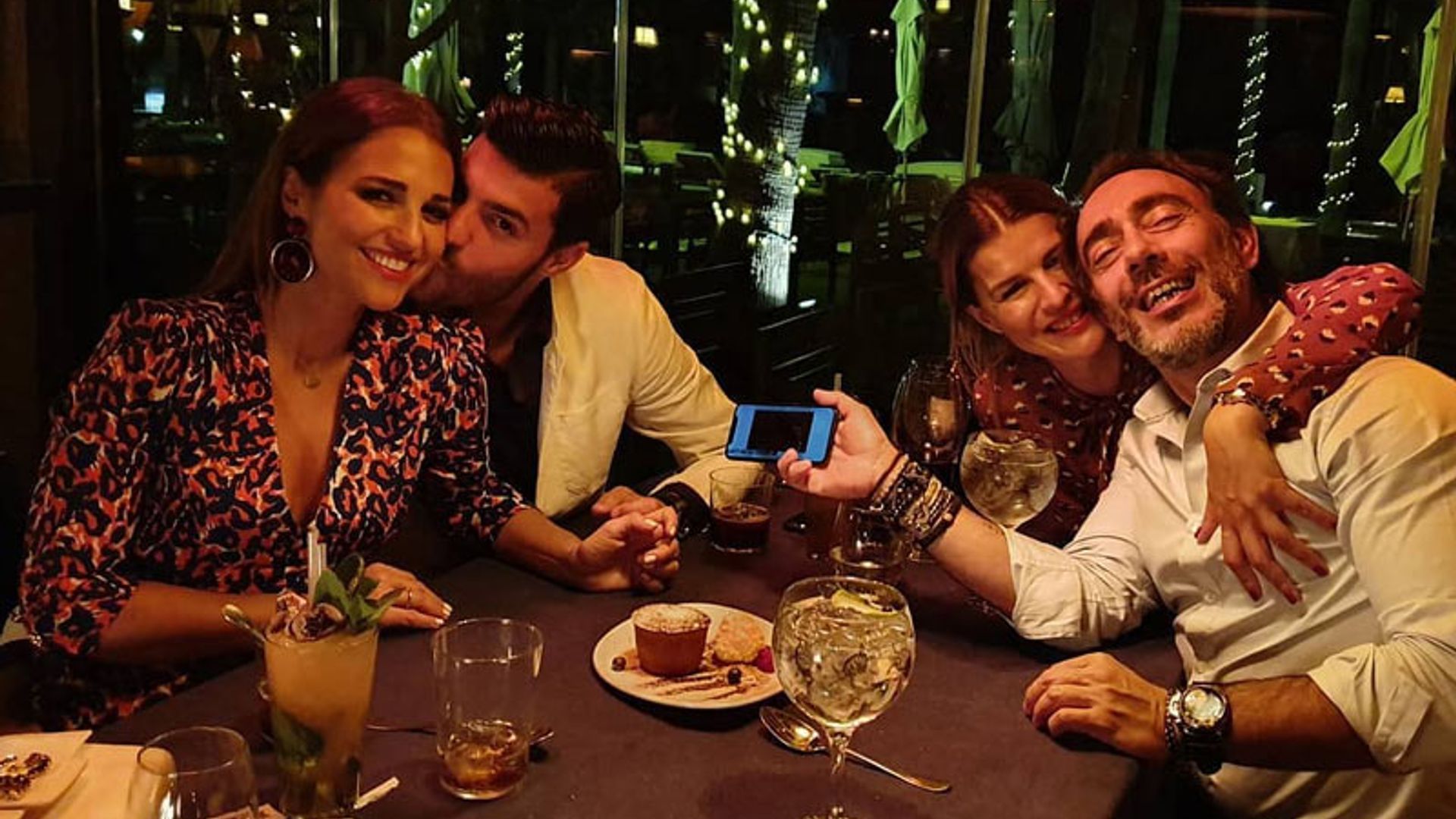 Paula Echevarría y Miguel Torres se ponen románticos en su última cena con amigos