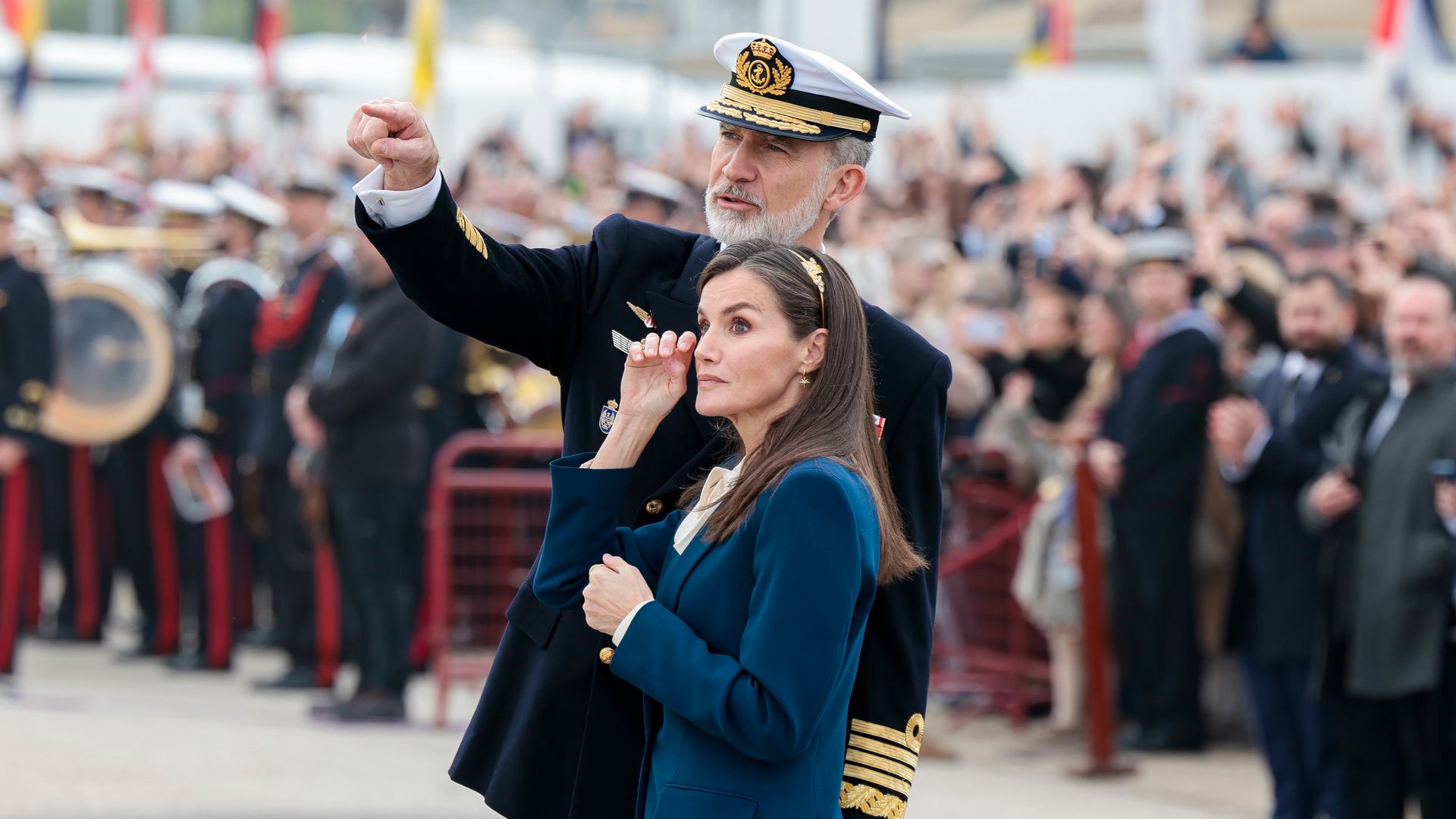 Las lágrimas de la reina Letizia y el orgullo del rey Felipe en la despedida a Leonor a bordo de Elcano