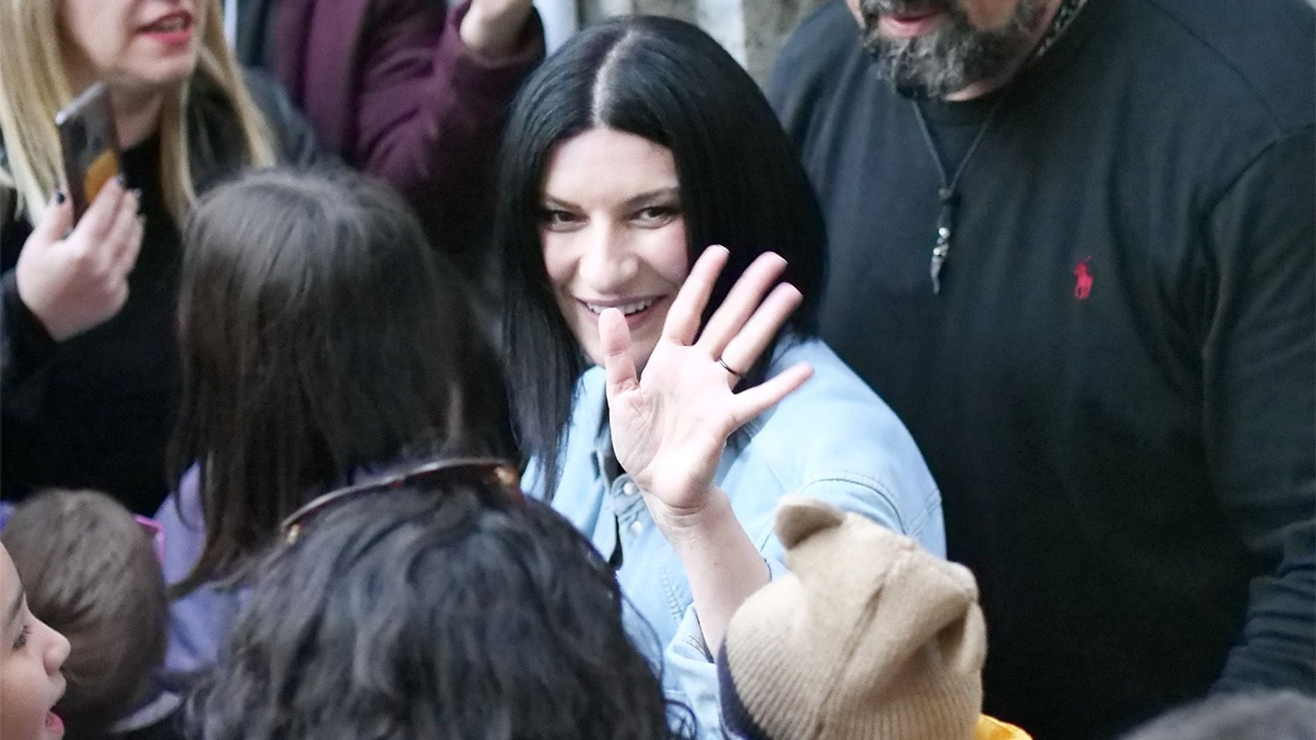 Laura Pausini reaparece en medio de una gran expectación tras su boda sorpresa