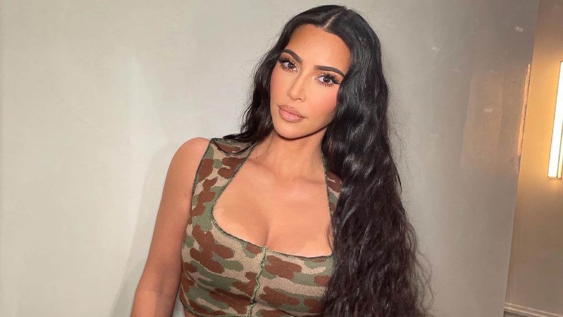 Kim Kardashian, irreconocible tras la última ocurrencia 'beauty' que ha confundido a sus fans