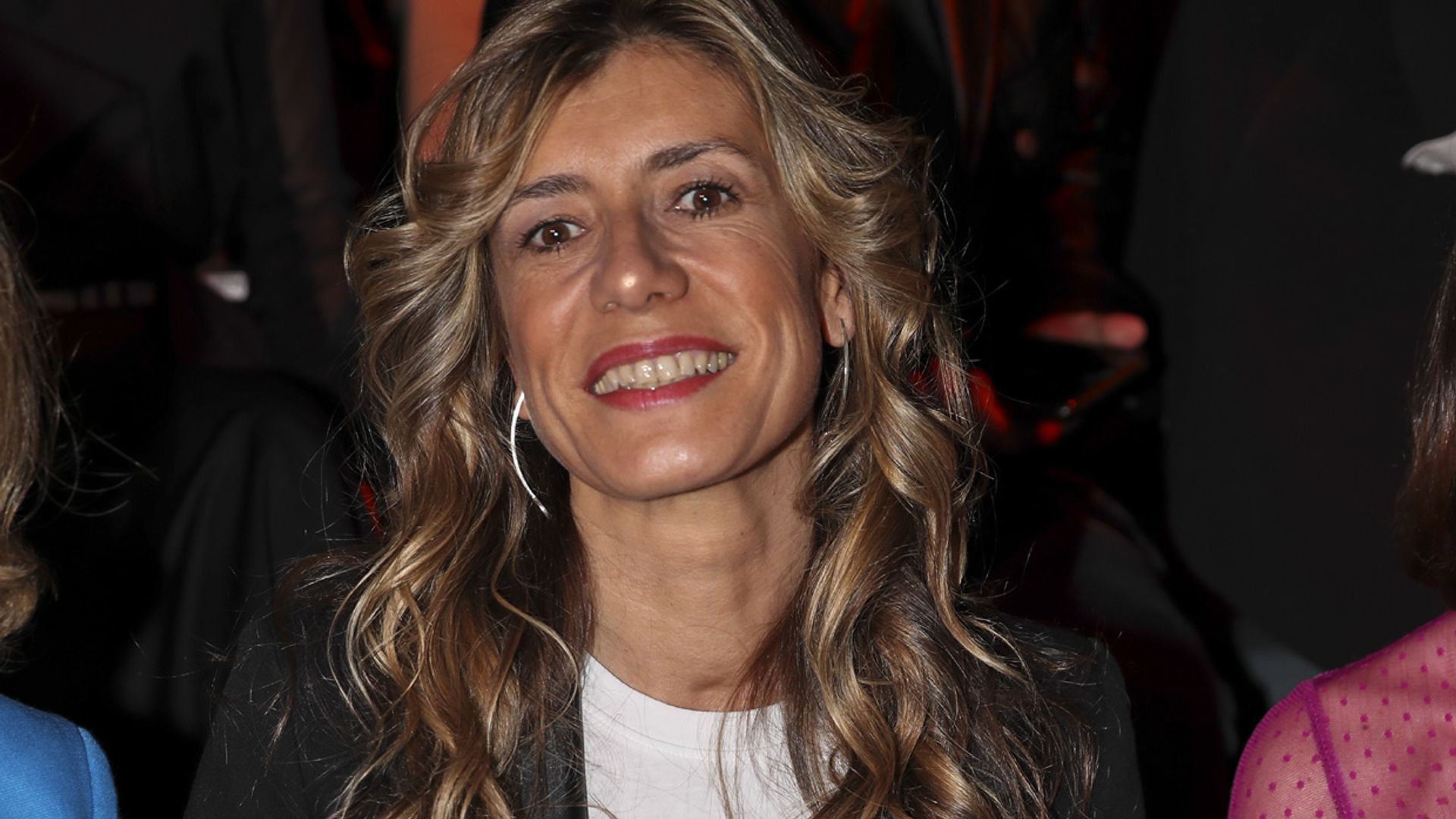 Begoña Gómez vuelve a apoyar la moda española, esta vez con un 'look' con mensaje