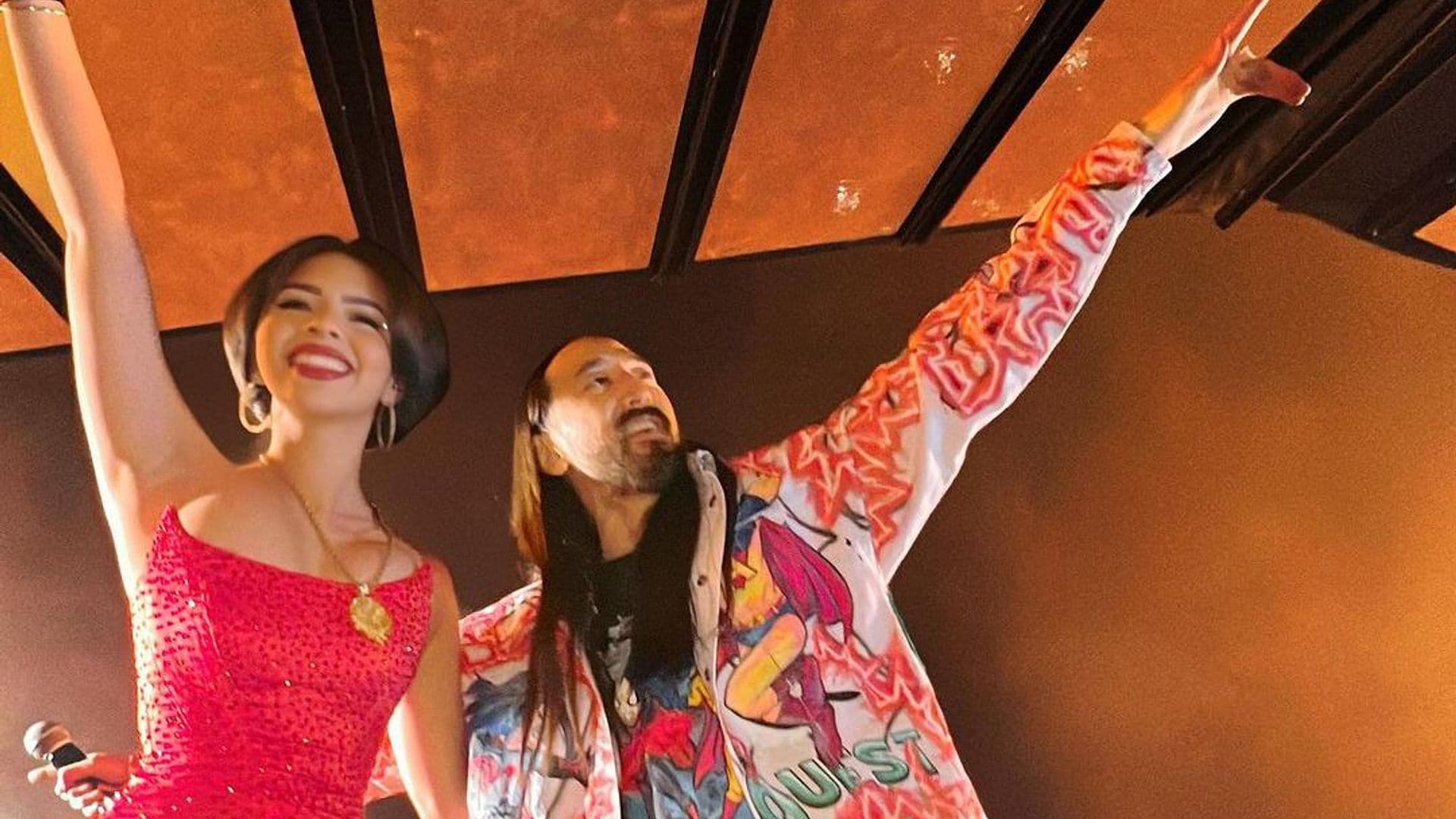 Ángela Aguilar se une a Steve Aoki en el escenario y pone a todos a bailar