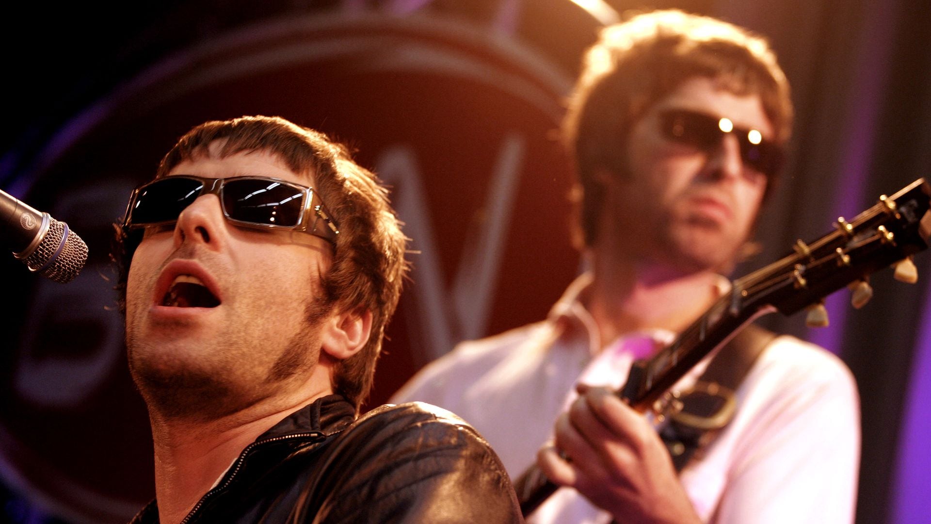 Oasis confirma su gran regreso a los escenarios tras 15 años separados