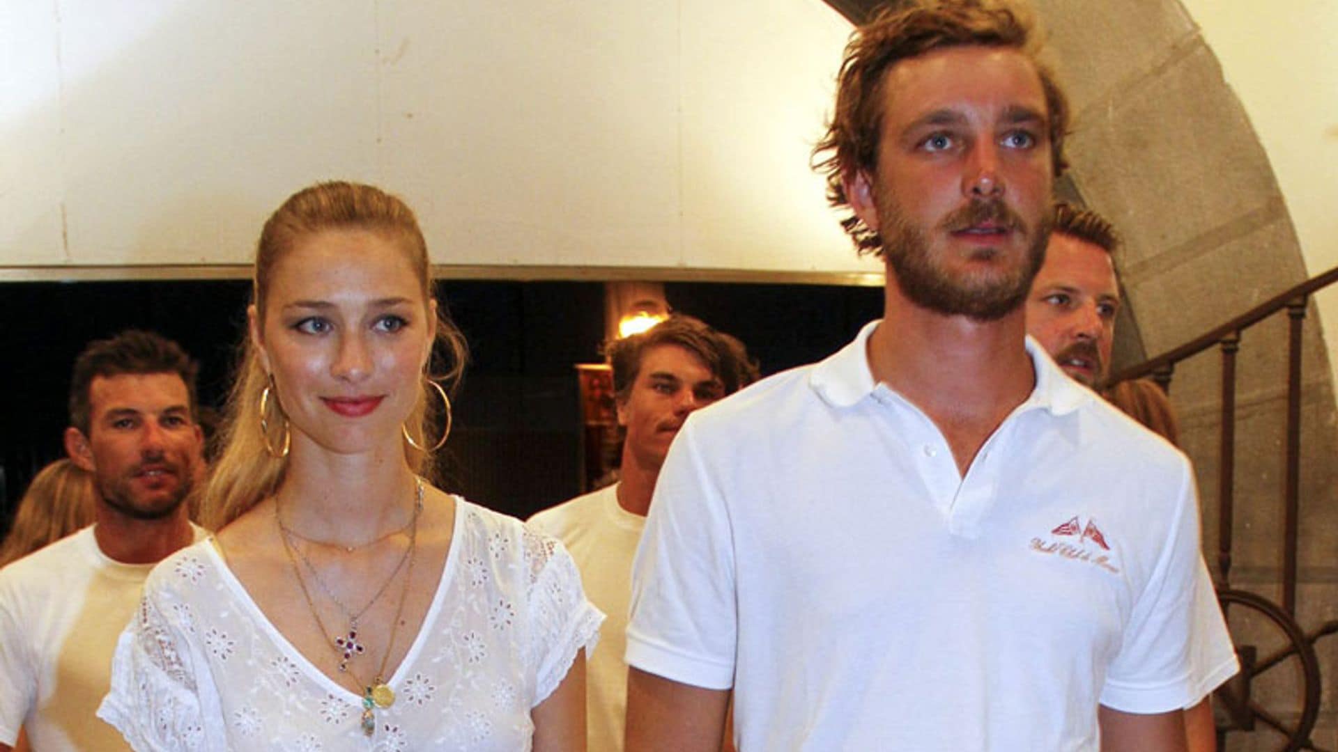 Macarena Gómez y Aldo Comas se unen a Pierre Casiraghi y Beatrice Borromeo en la noche mallorquina