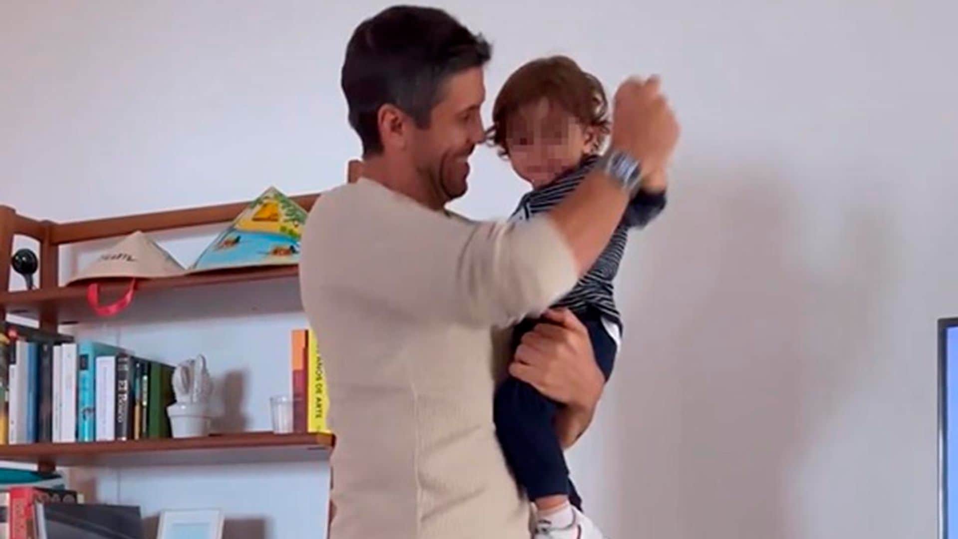 Ana Boyer comparte el vídeo más divertido de Verdasco y su hijo Mateo bailando a ritmo de Enrique Iglesias