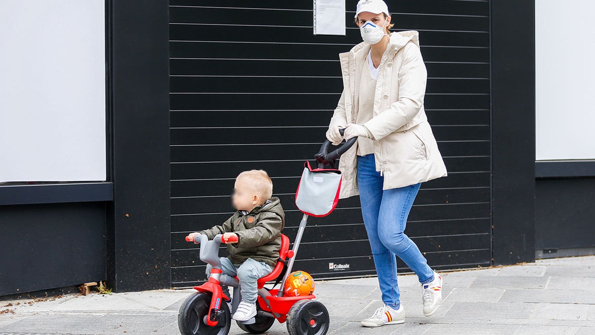 María Zurita sale a pasear con su hijo Carlitos y cuenta cómo está viviendo el confinamiento