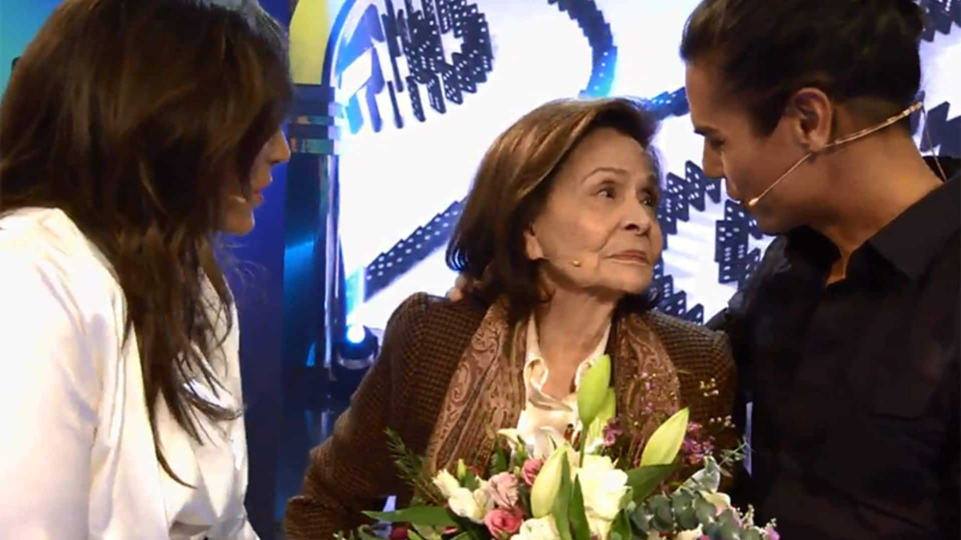 Beatriz Arrastia, madre de Isabel Preysler, sorprendida por sus nietos en su primera aparición televisiva