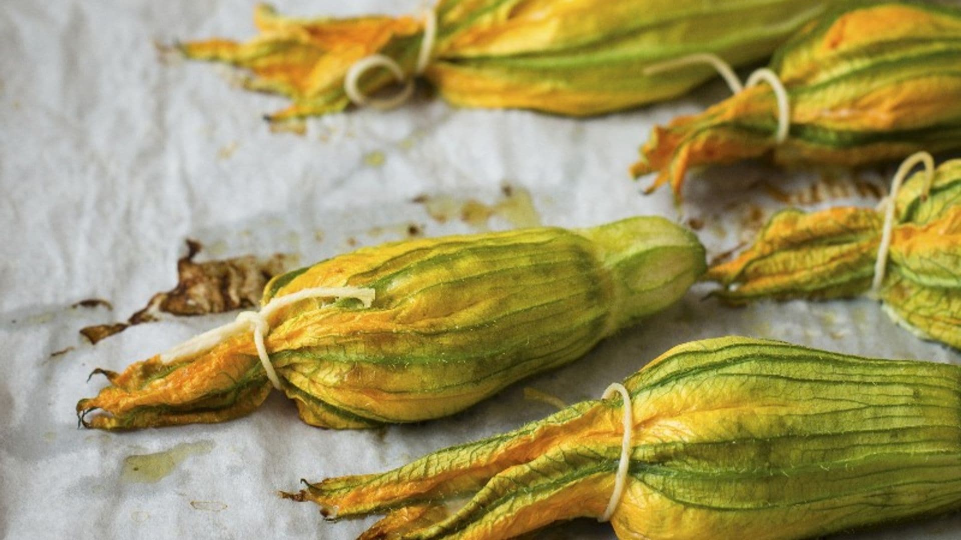 Flores de calabacín rellenas de 'Grana Padano'