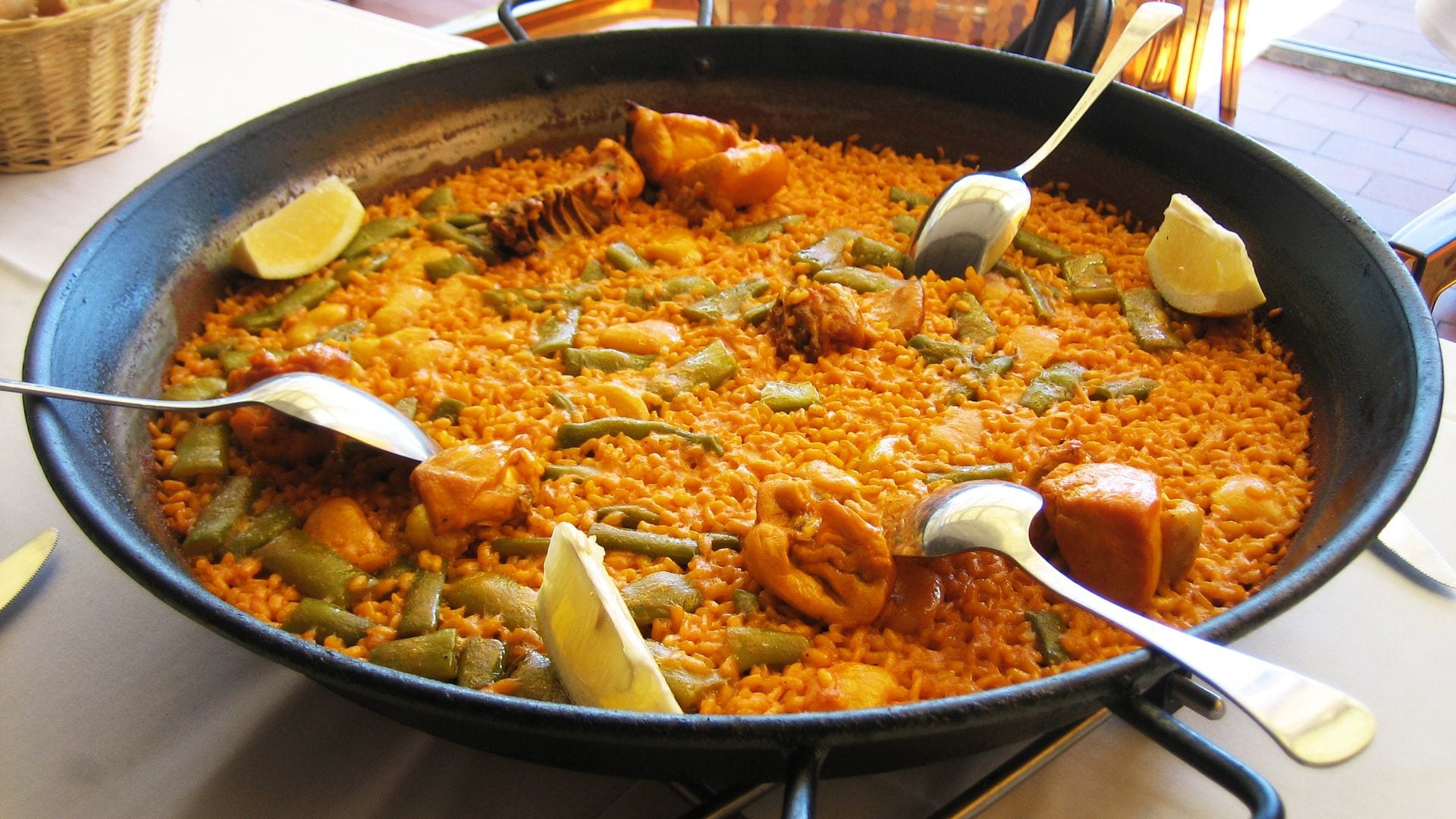 Día mundial de la paella: 10 trucos para hacer la receta perfecta