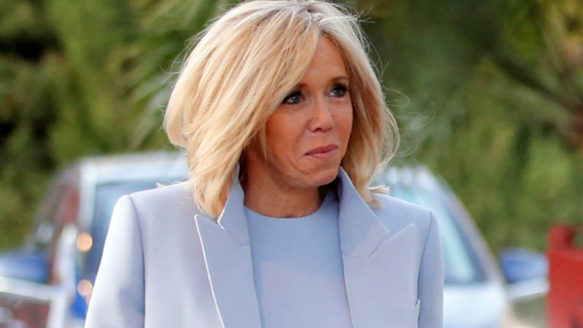 Brigitte Macron reinterpreta su inolvidable look de estreno como primera dama