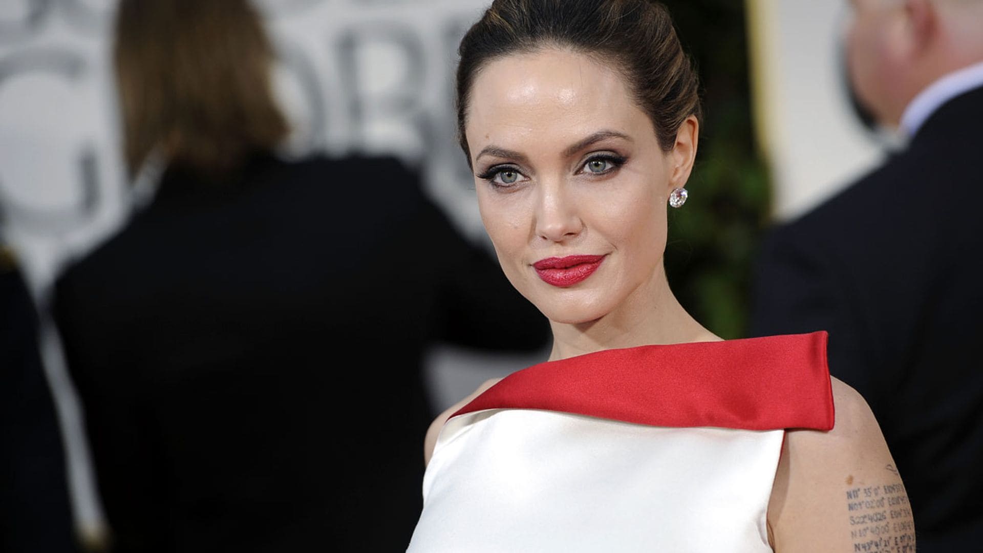 La increíble colección de vestidos que las hijas de Angelina Jolie podrían reciclar