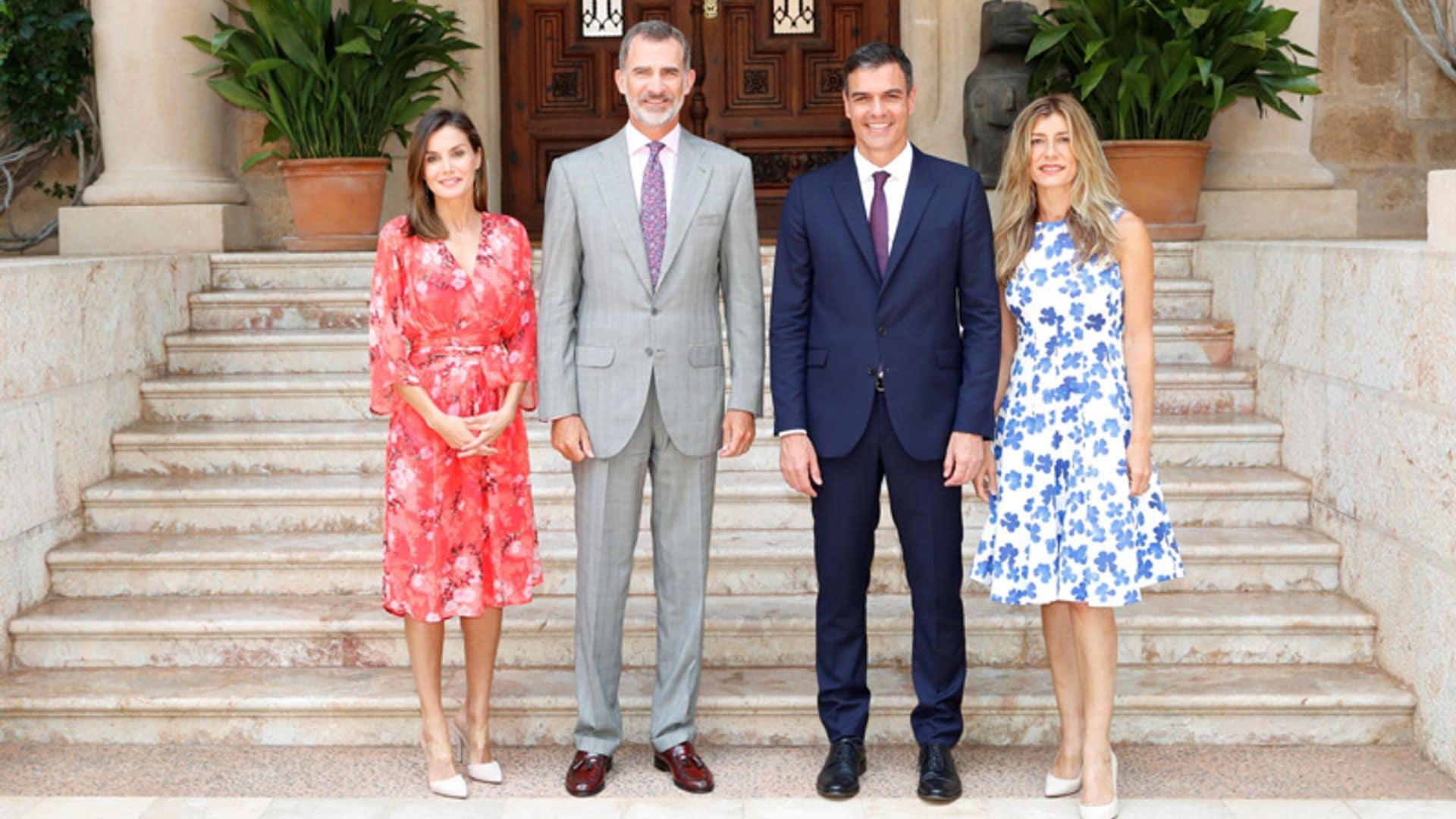 Flores y Carolina Herrera, los guiños de Begoña Gómez a la Reina