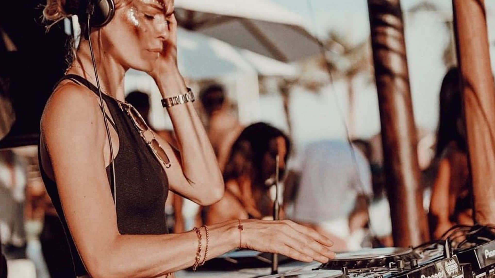 Dulceida, Natalia Ferviú y otras 'influencers' y 'celebs' que triunfan como DJ en las fiestas