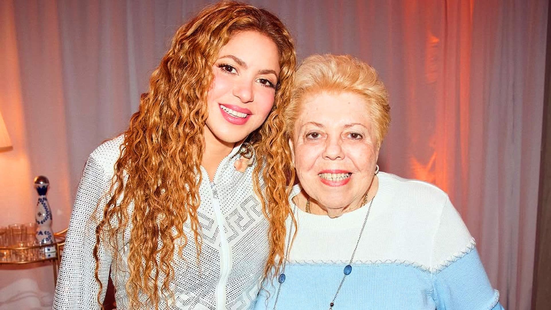 La madre y los hijos de Shakira cantan y bailan al ritmo de la artista en su concierto de Barranquilla