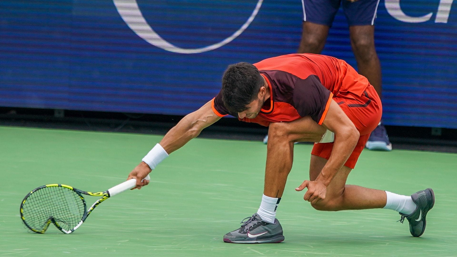 Carlos Alcaraz protagoniza un momento viral en su regreso a la cancha de tenis tras sus vacaciones en Mallorca