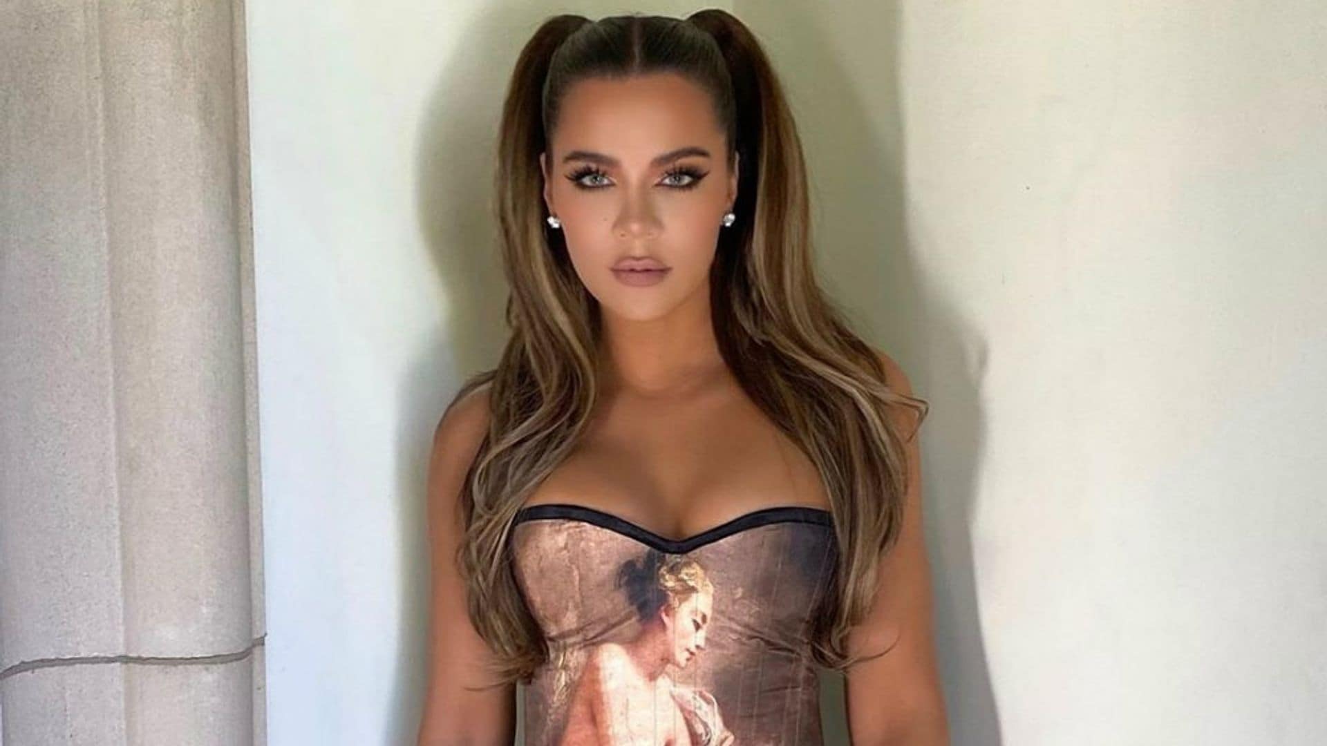 ¿Adivinas con qué famosa cantante han confundido a Khloé Kardashian?