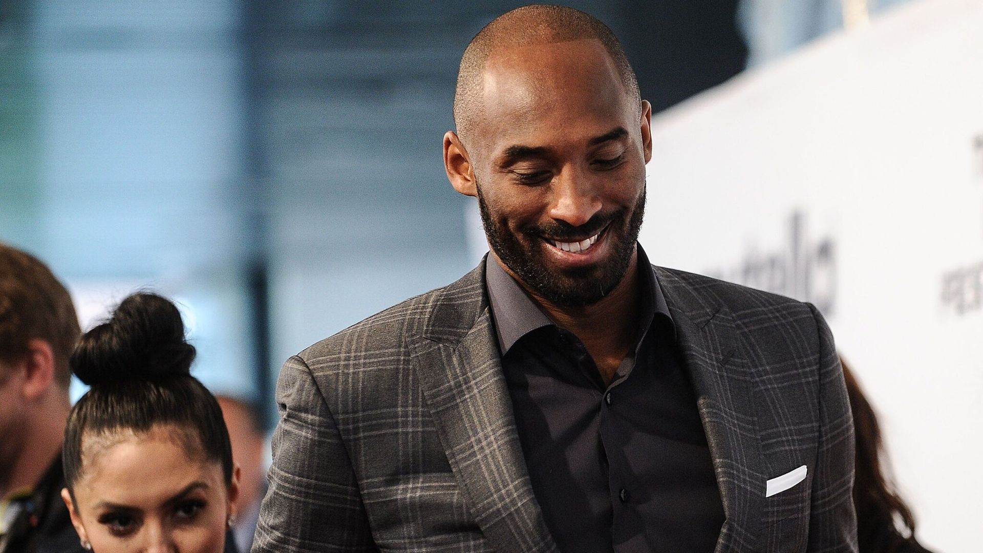 Revelarán identidad de policías que filtraron fotos del accidente de Kobe Bryant