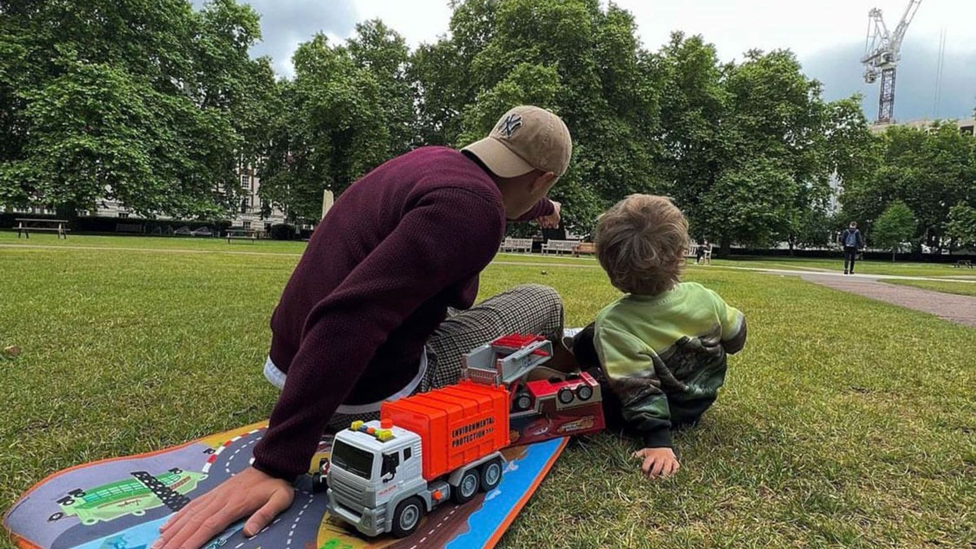 A la distancia, El Chicharito celebra los 3 años de su hijo: ‘Papá te adora y te lleva siempre en el corazón’