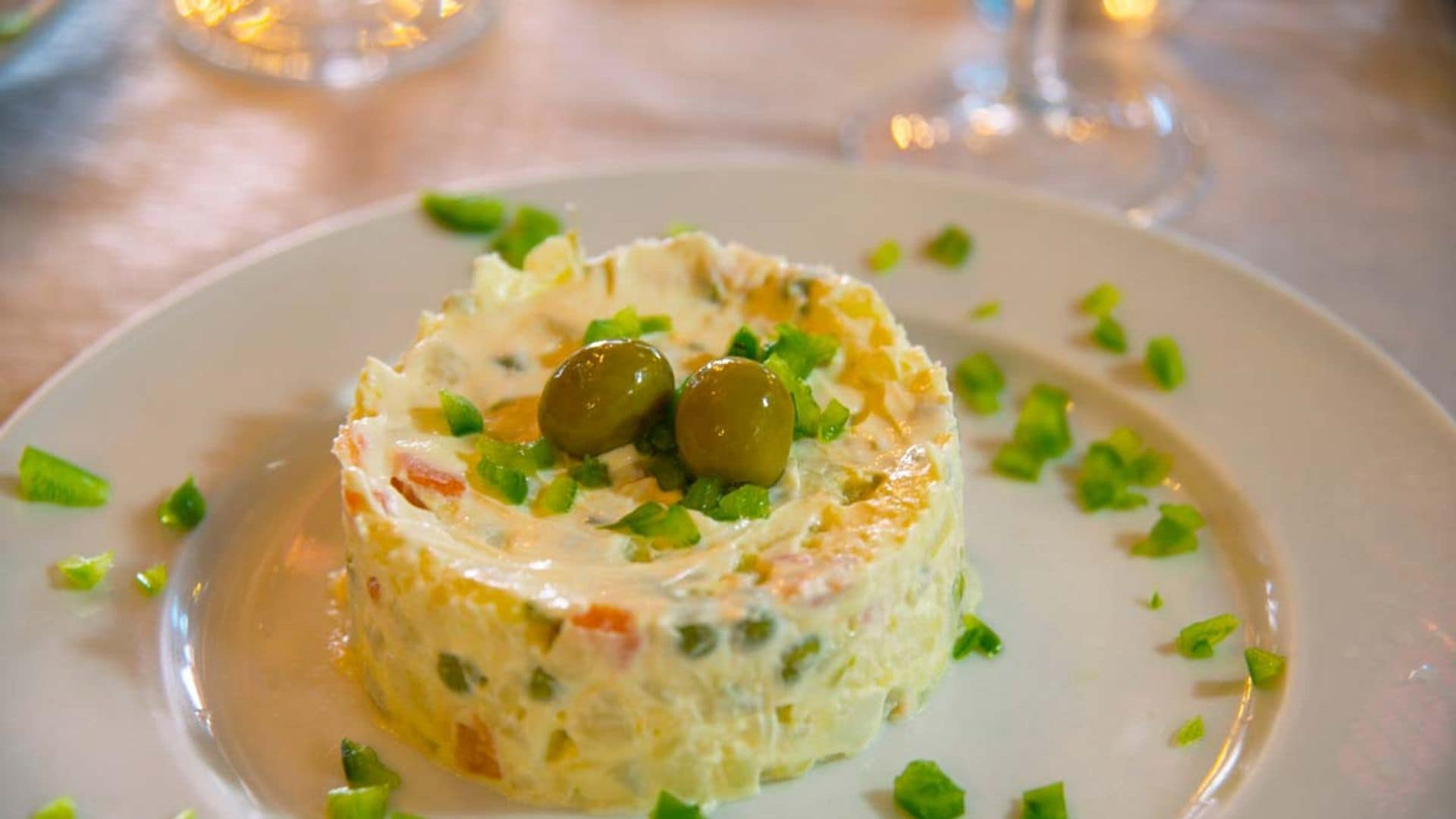 Timbal de ensaladilla rusa