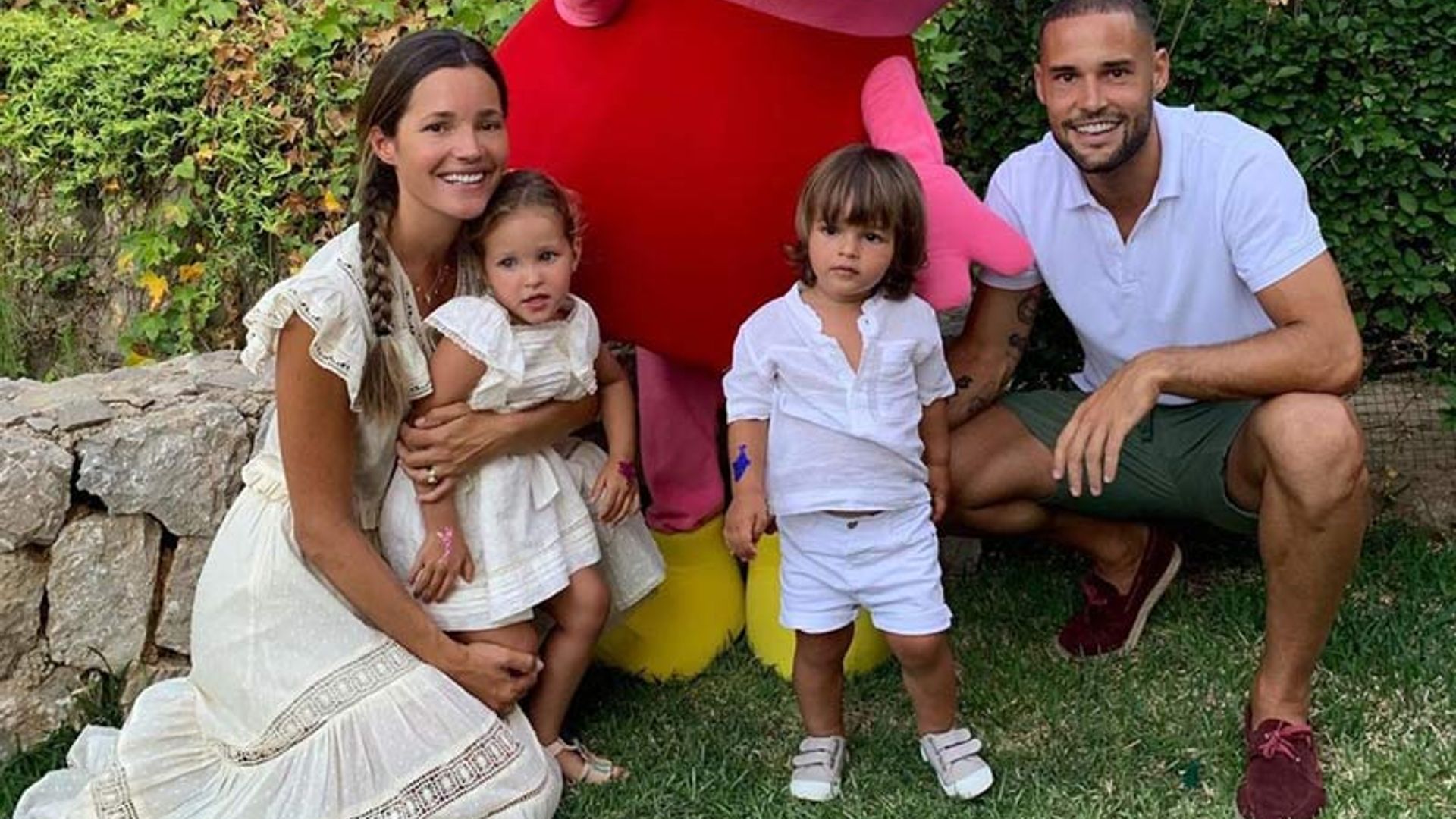 ¡Globos, regalos y una princesa! El divertido cumpleaños de la hija de Malena Costa y Mario Suárez